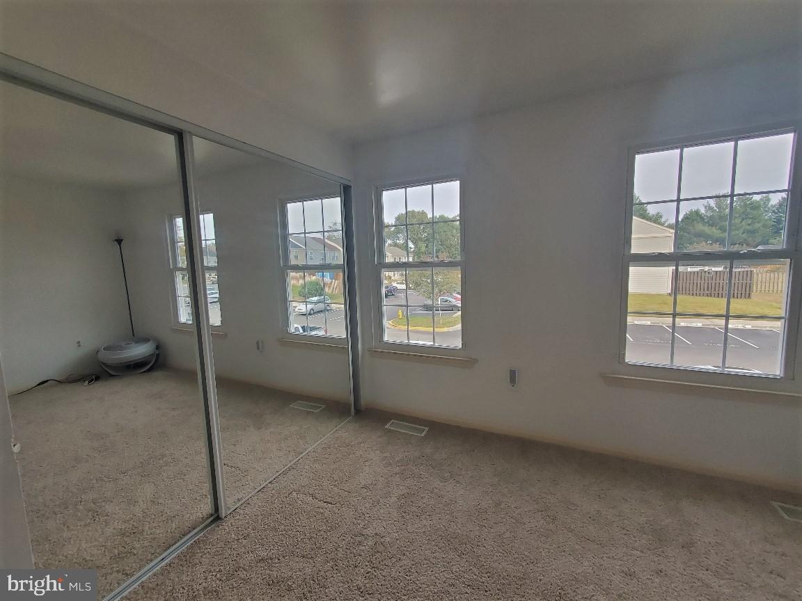 CLOVERLEAF - Residential Lease