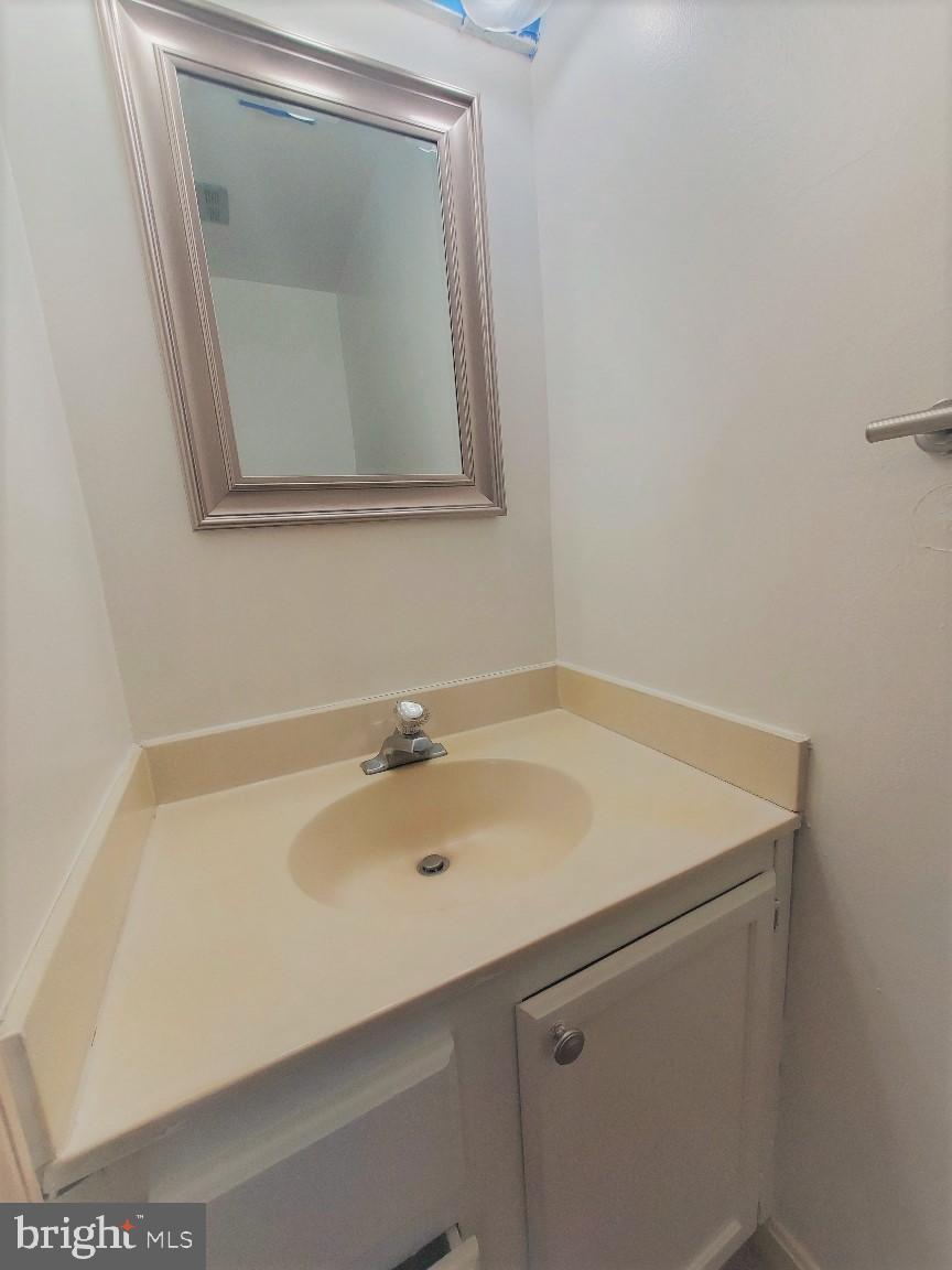 CLOVERLEAF - Residential Lease