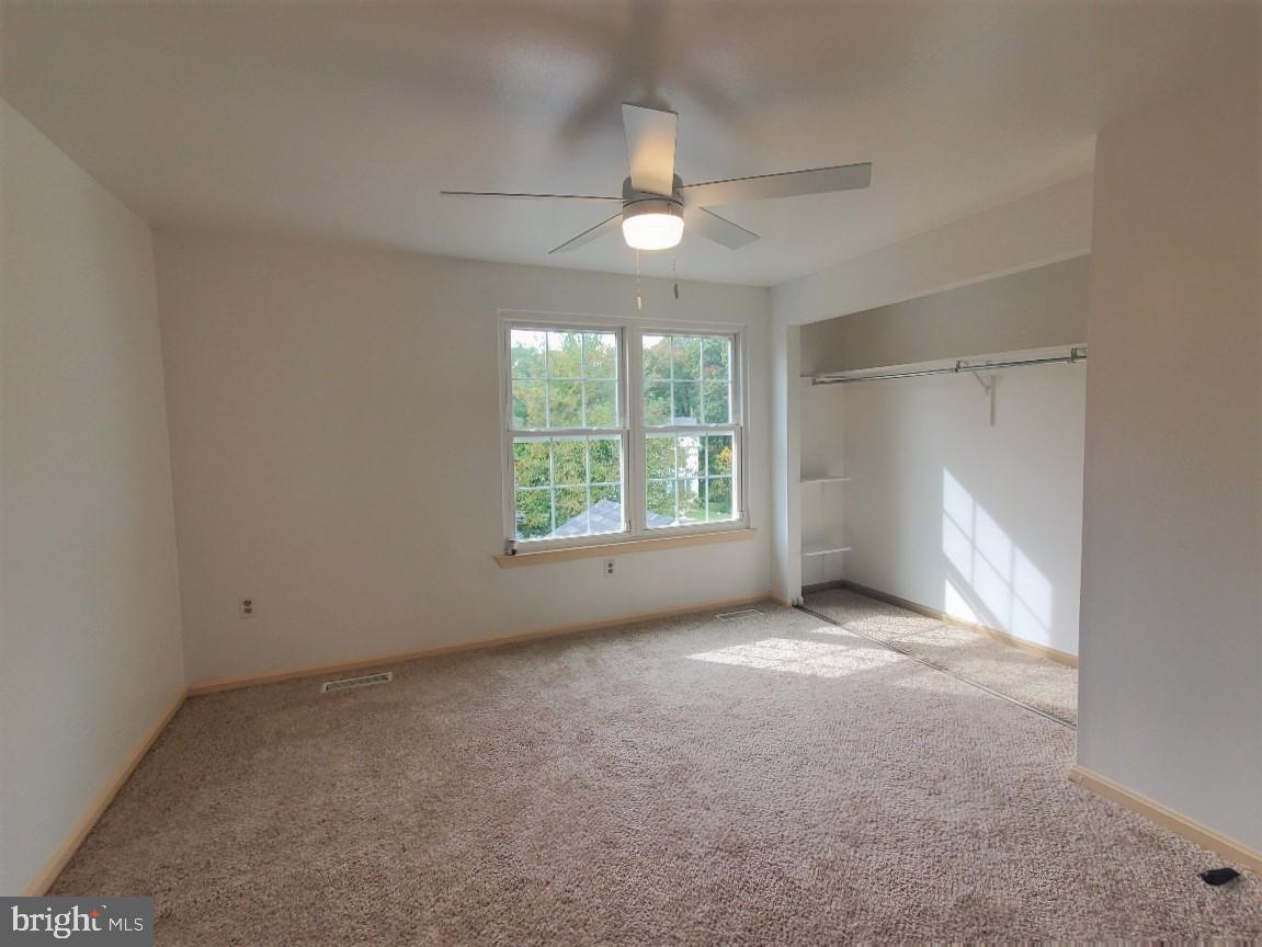 CLOVERLEAF - Residential Lease