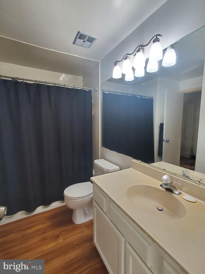 CLOVERLEAF - Residential Lease