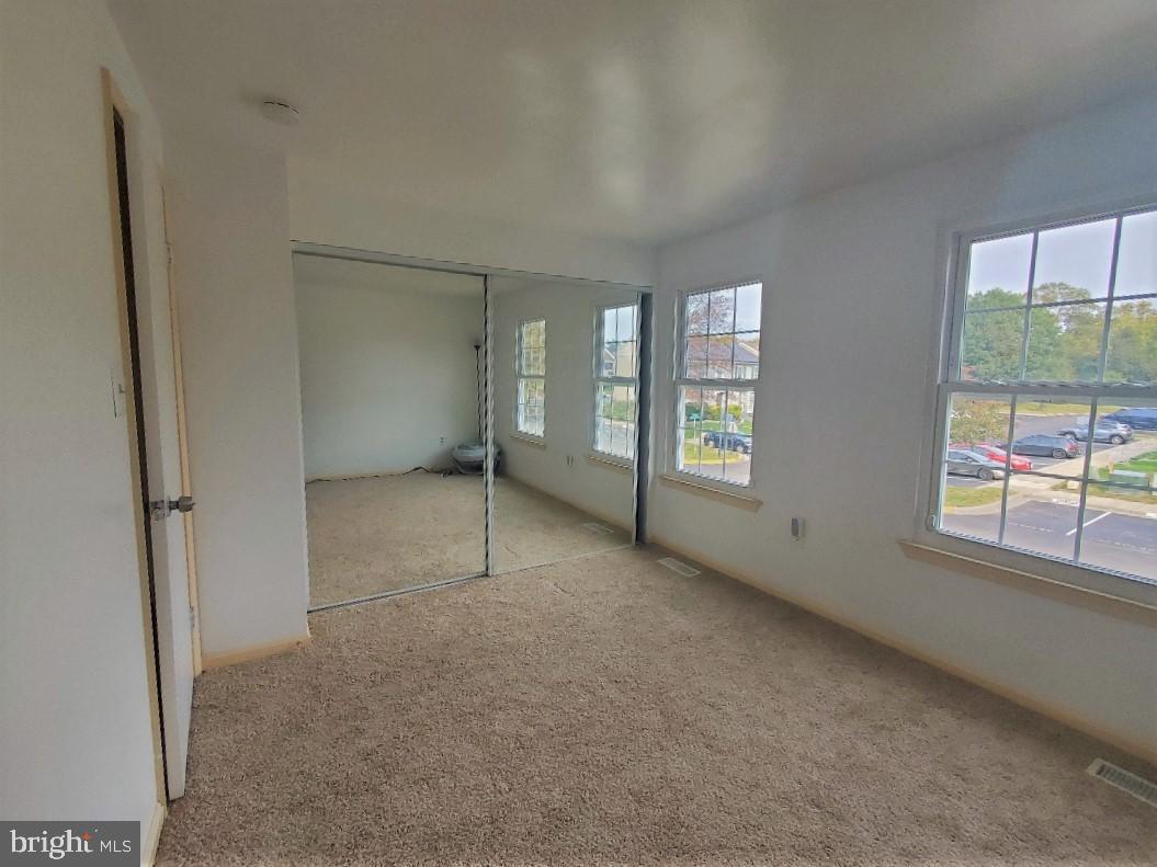 CLOVERLEAF - Residential Lease