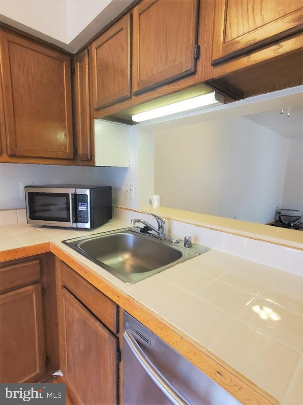 CLOVERLEAF - Residential Lease