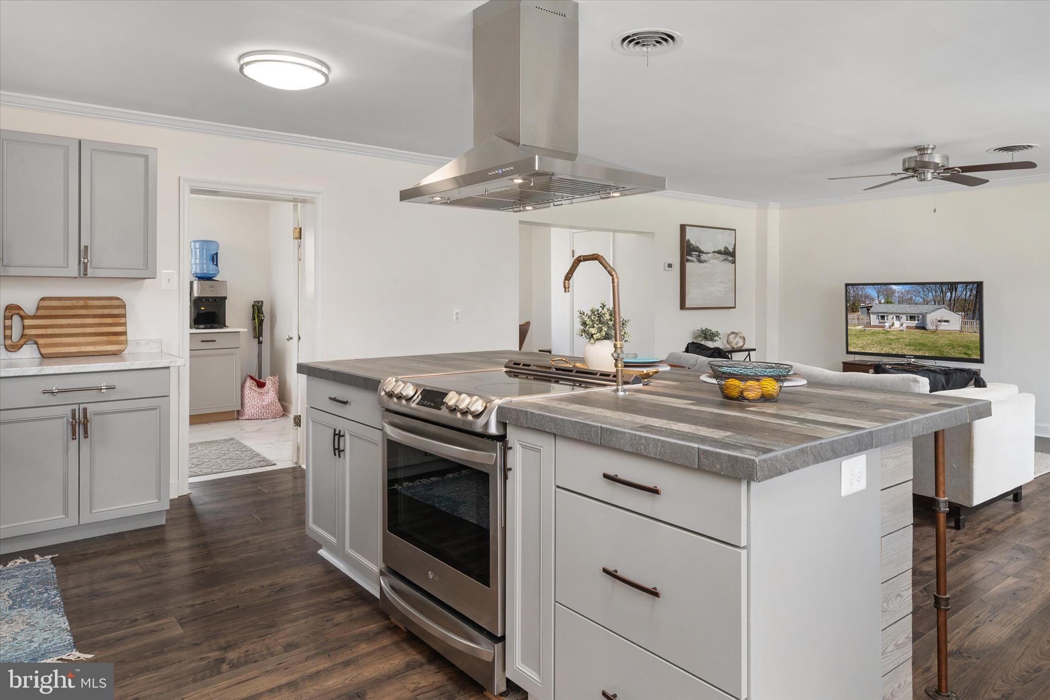 ELVATON ACRES - Residential