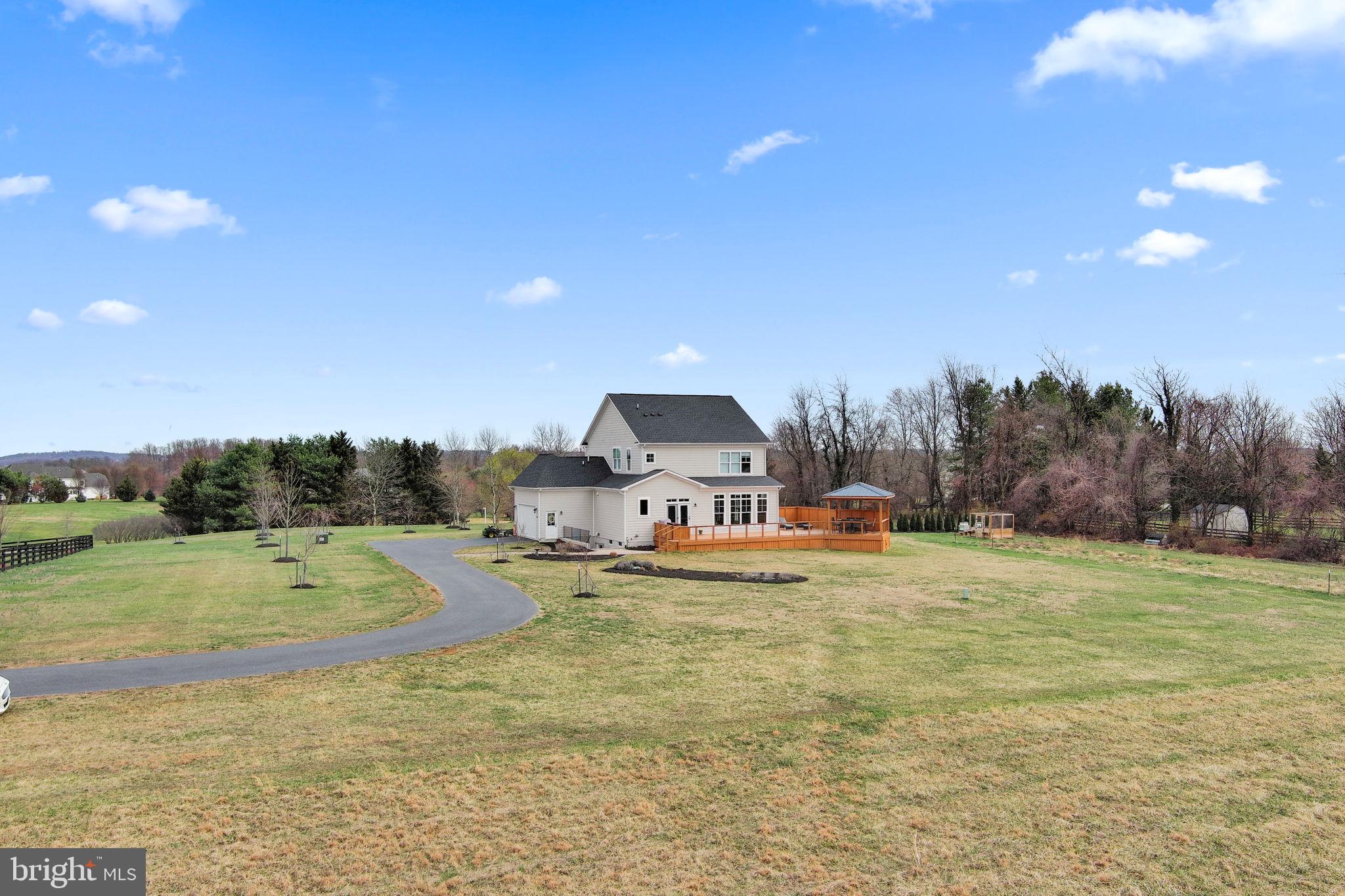 JAMES FARM ESTATES - Residential