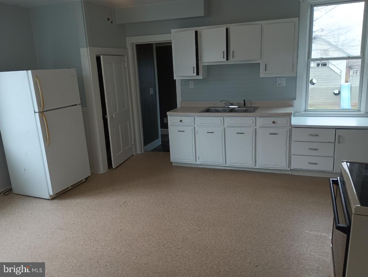 NEW PROVIDENCE - Residential Lease