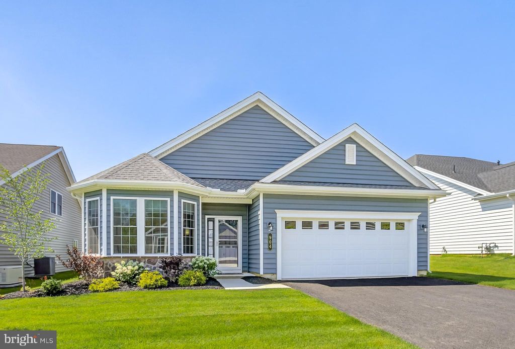 Photo of 904 Founders Way, EAST PETERSBURG, PA 17520 (MLS # PALA2073464)