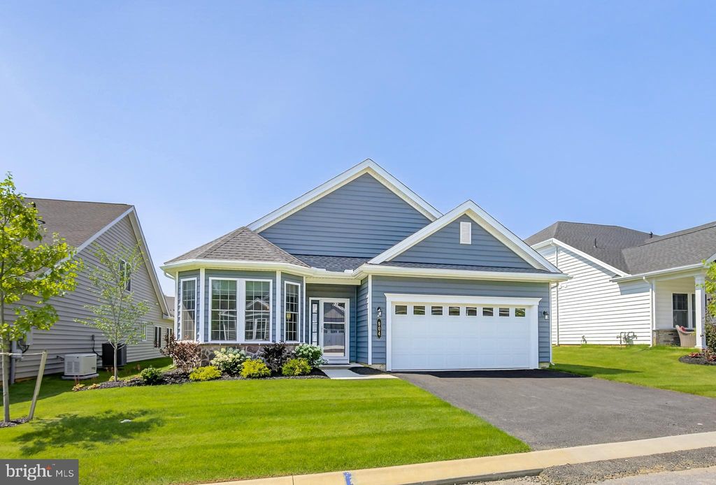 Photo of 904 Founders Way, EAST PETERSBURG, PA 17520 (MLS # PALA2073464)