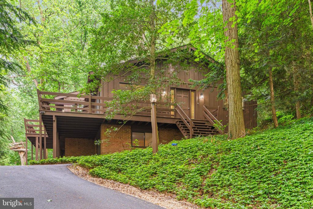 Photo of 400 Ringneck Lane, LANCASTER, PA 17601 (MLS # PALA2071938)