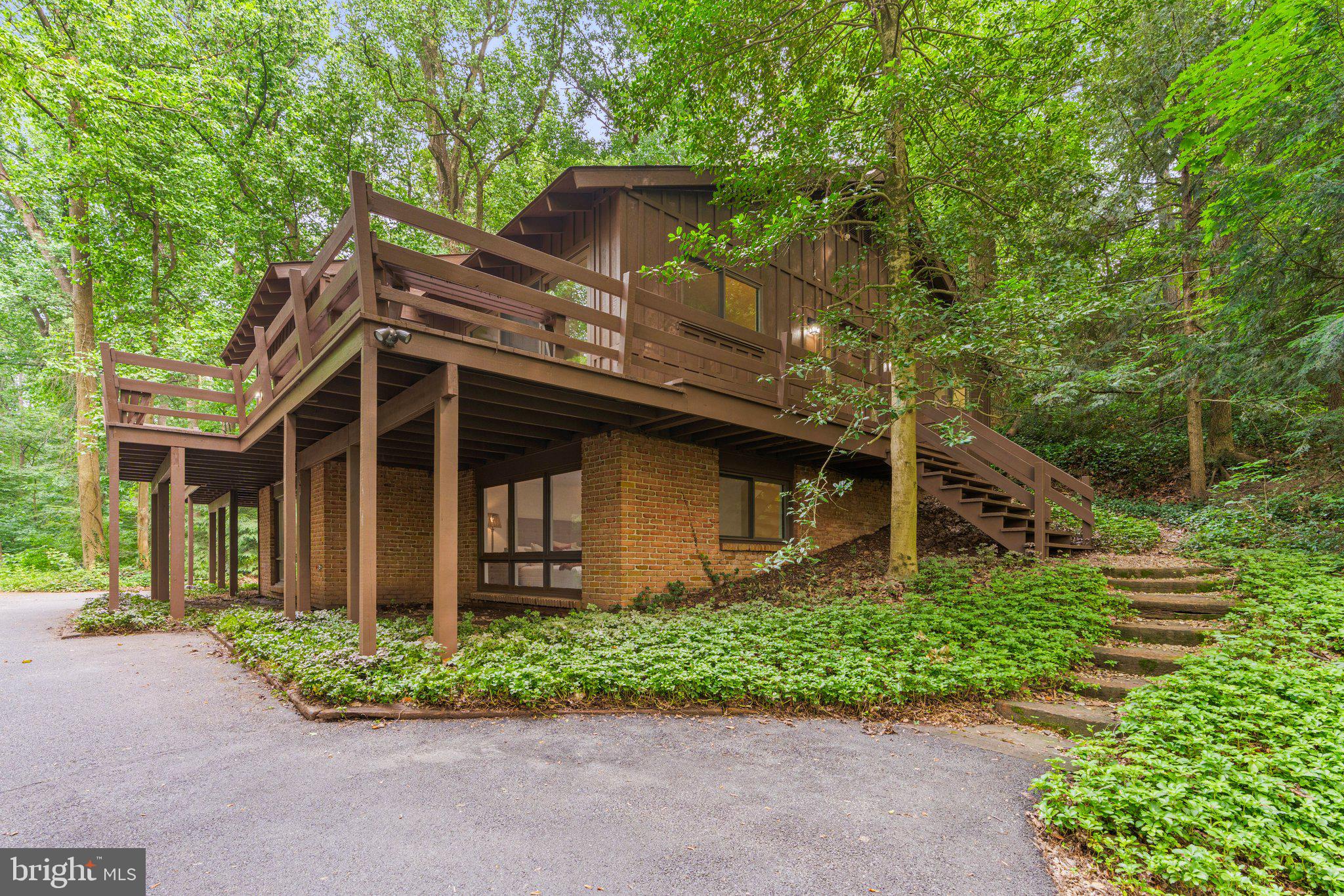 400 RINGNECK LANE
