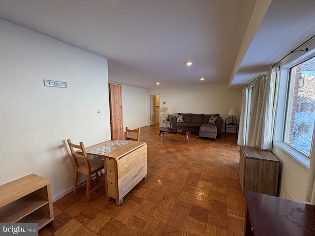 PARKSIDE CONDOMINIUMS - Residential Lease