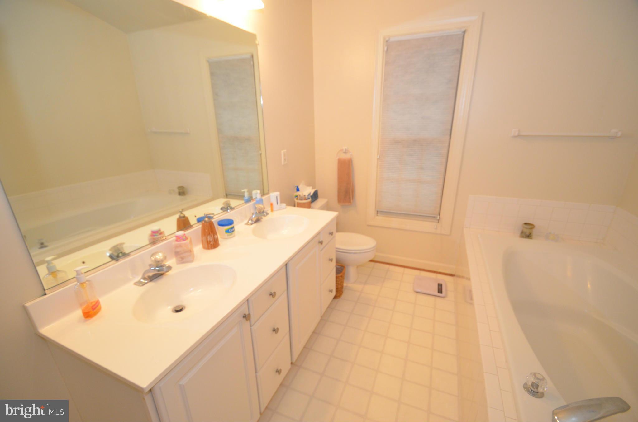 KINGSTOWNE - Residential Lease