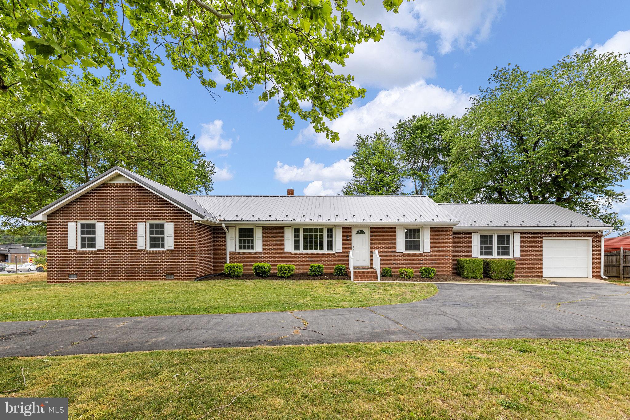 8267 KINGS HIGHWAY
