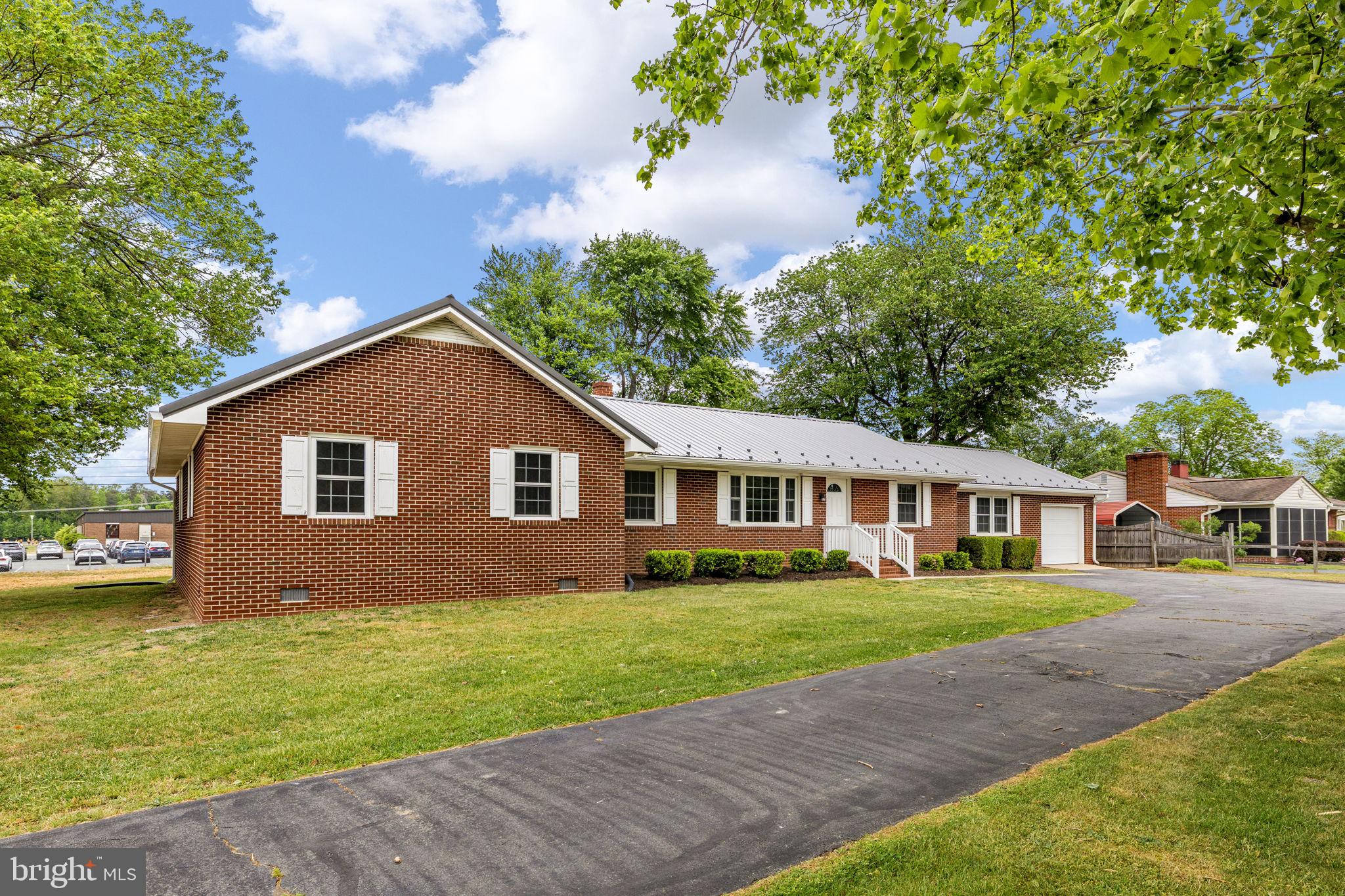 8267 KINGS HIGHWAY
