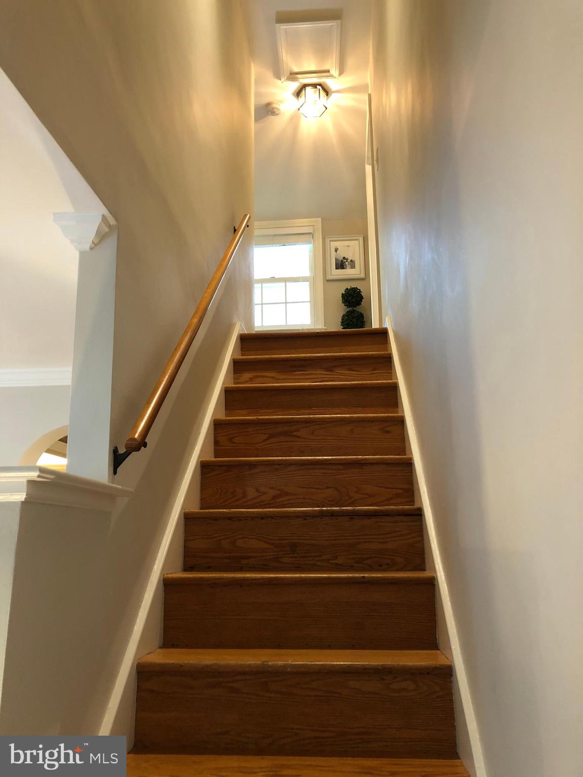 LARCHMONT - Residential Lease