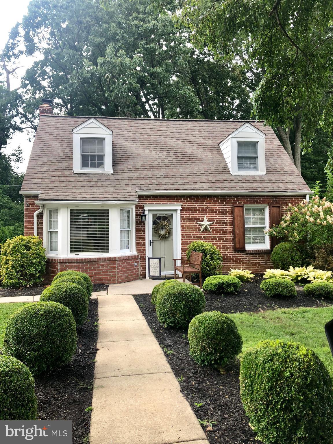 LARCHMONT - Residential Lease