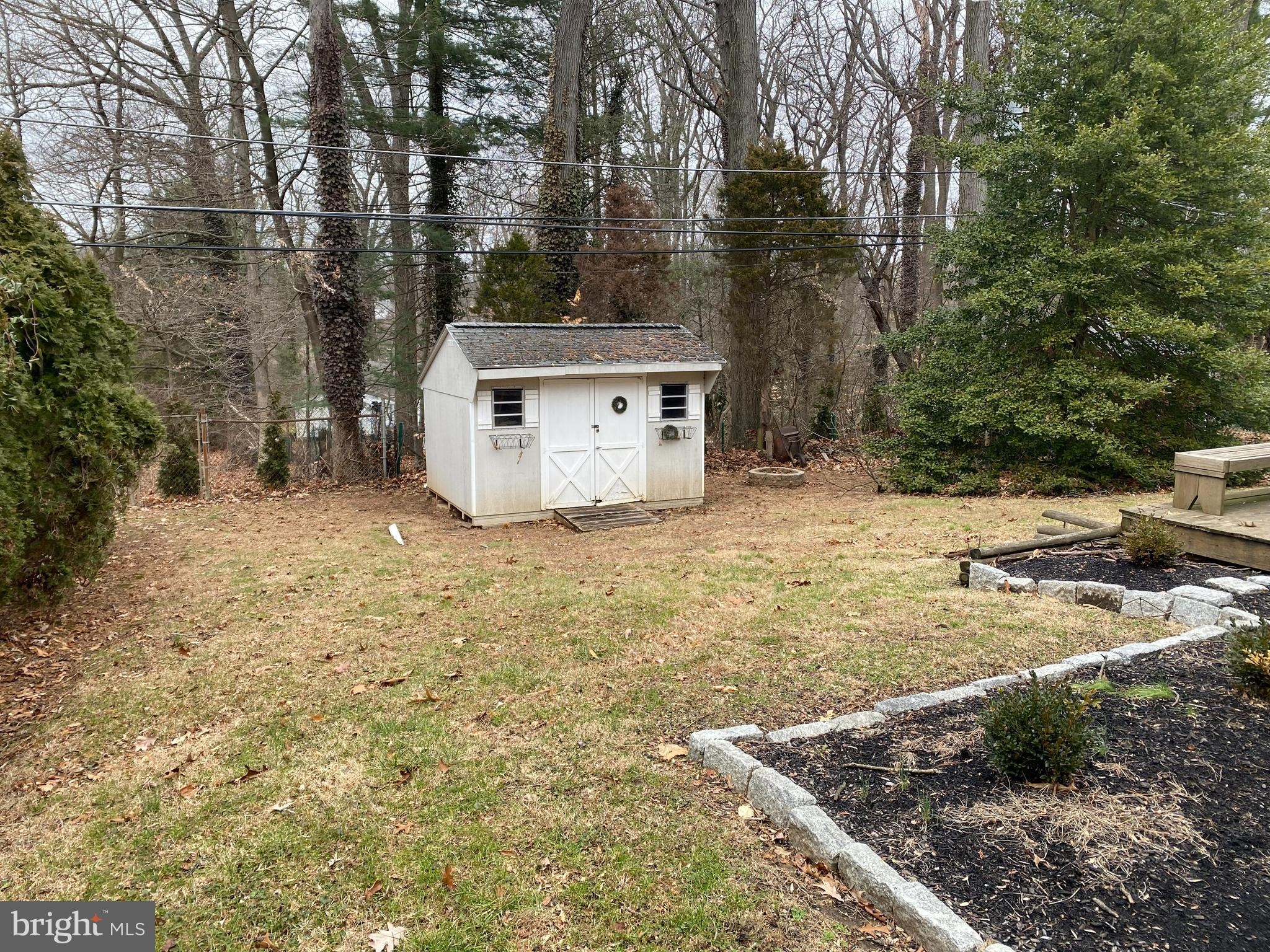 LARCHMONT - Residential Lease