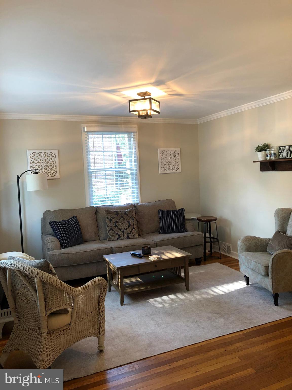 LARCHMONT - Residential Lease