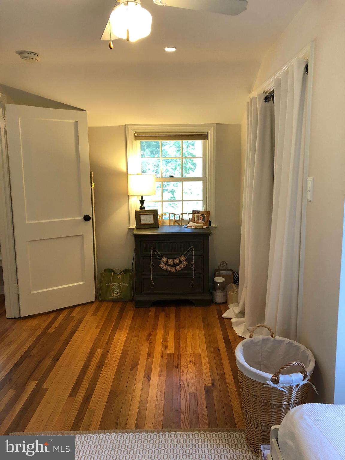 LARCHMONT - Residential Lease