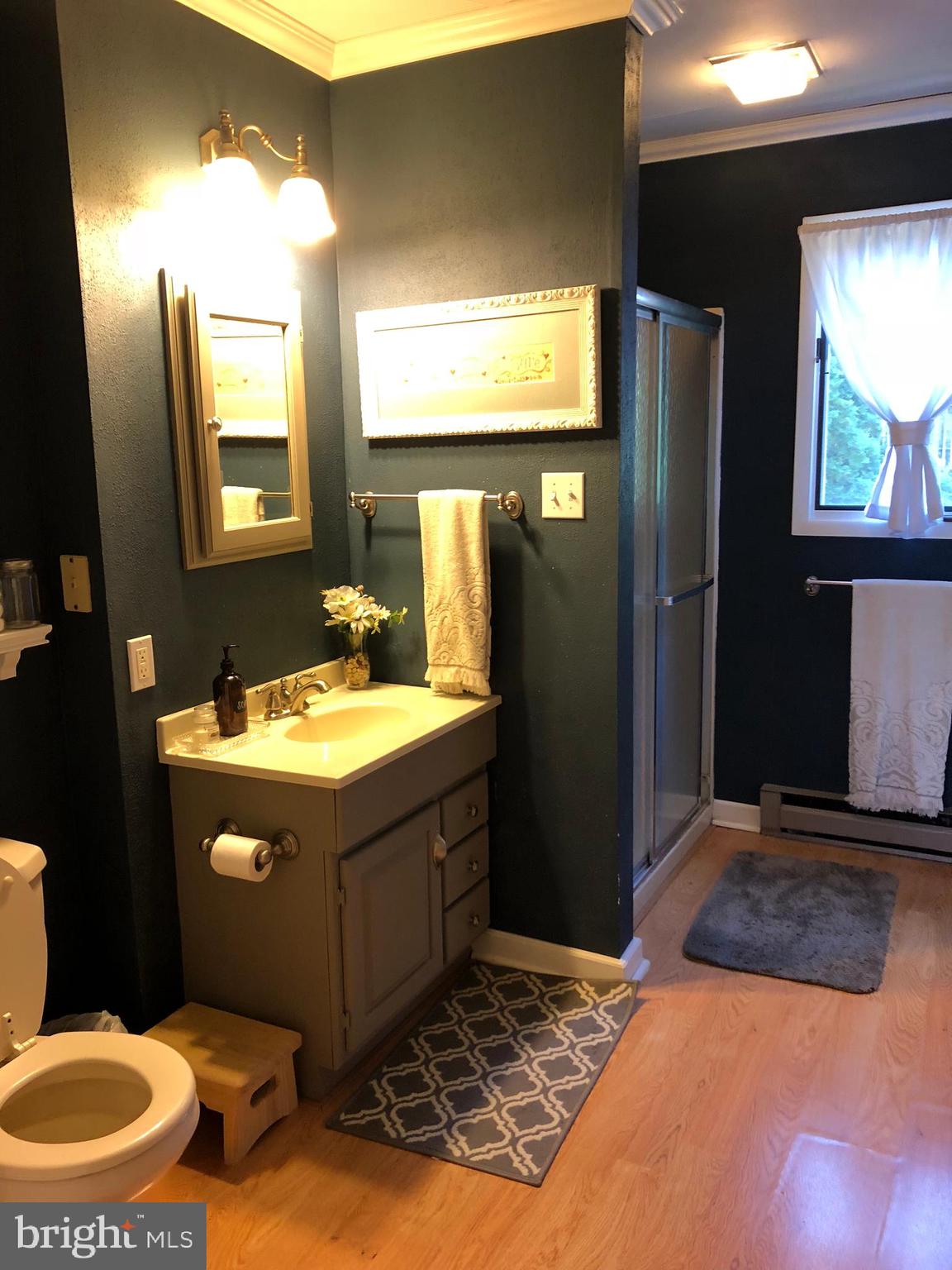 LARCHMONT - Residential Lease