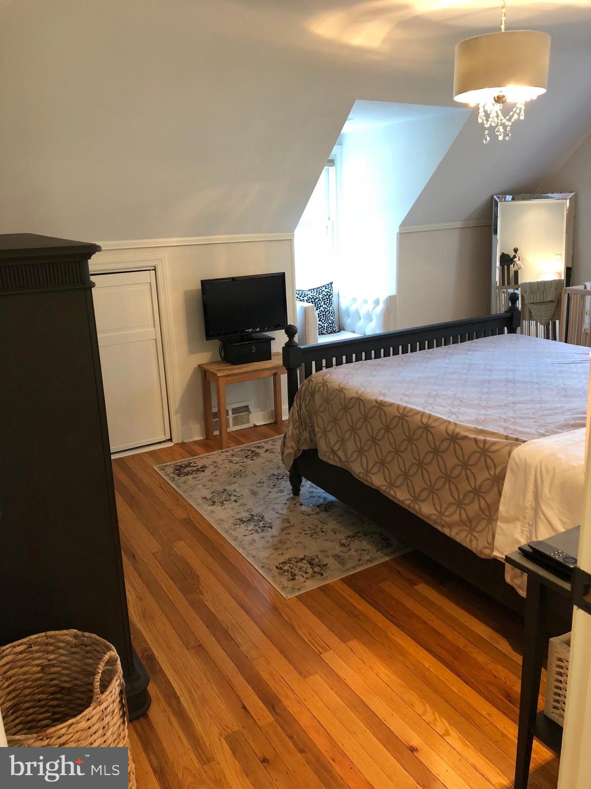 LARCHMONT - Residential Lease