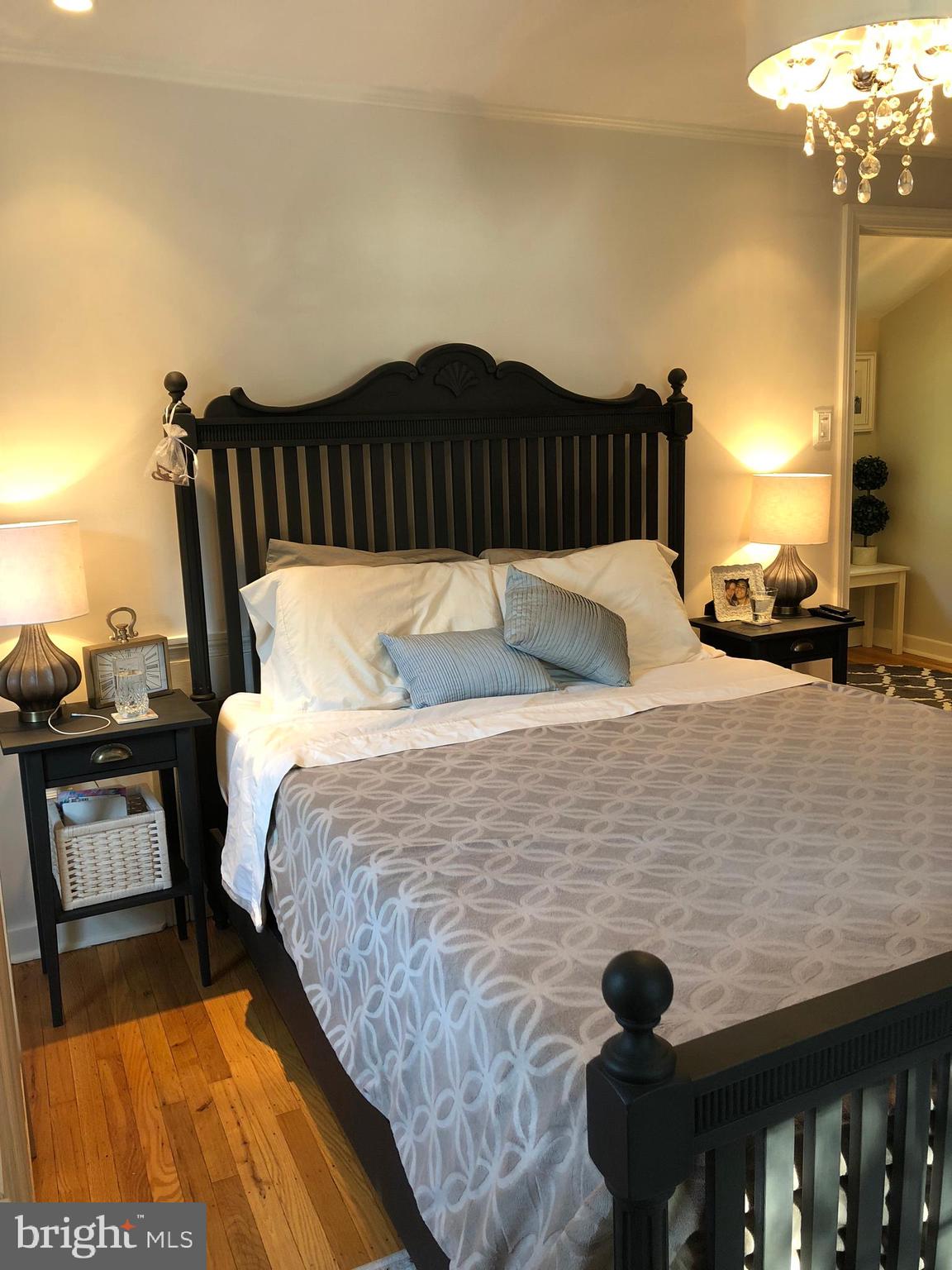 LARCHMONT - Residential Lease