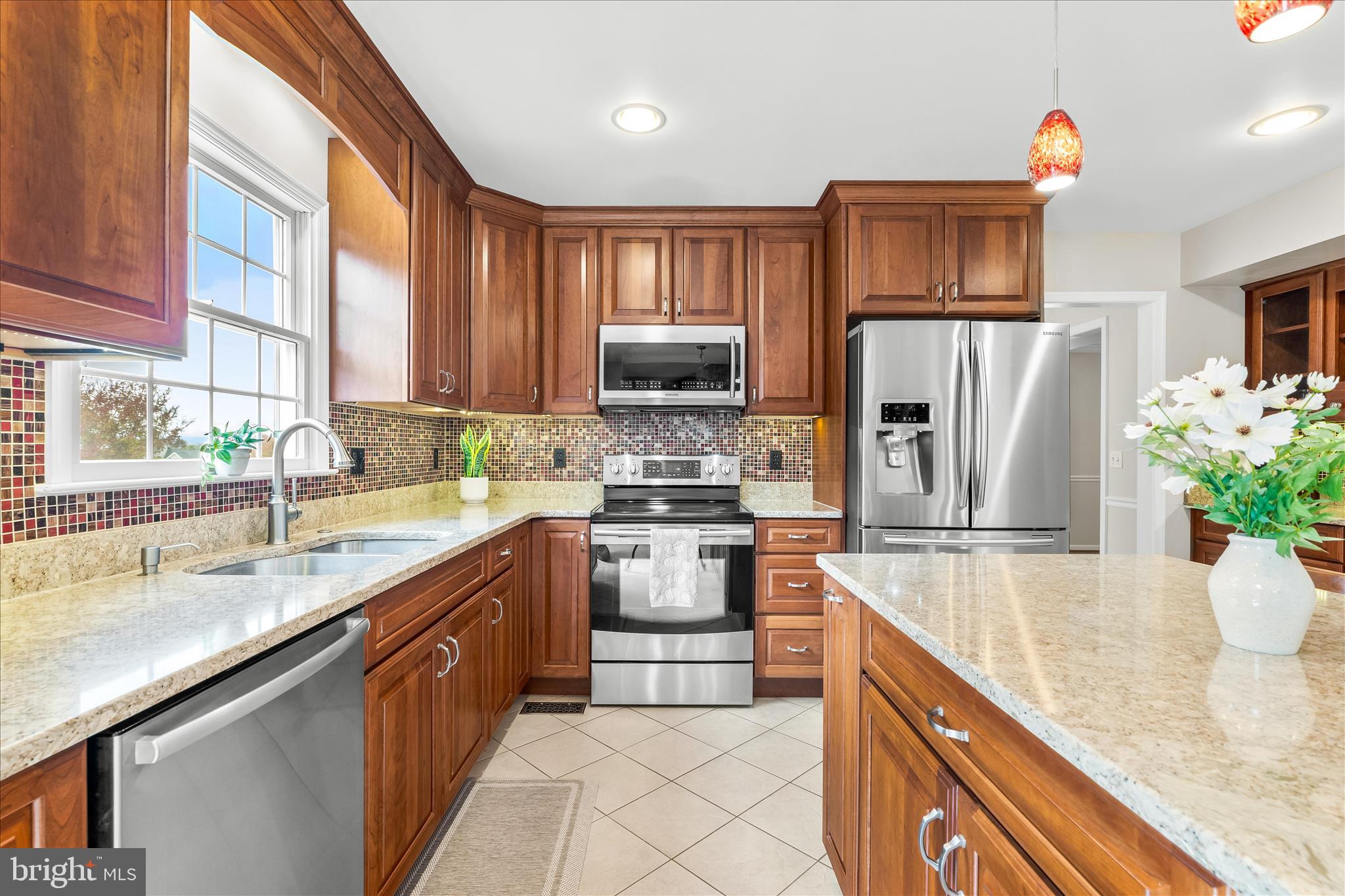 FOXFIELD AT MIDDLETOWN - Residential