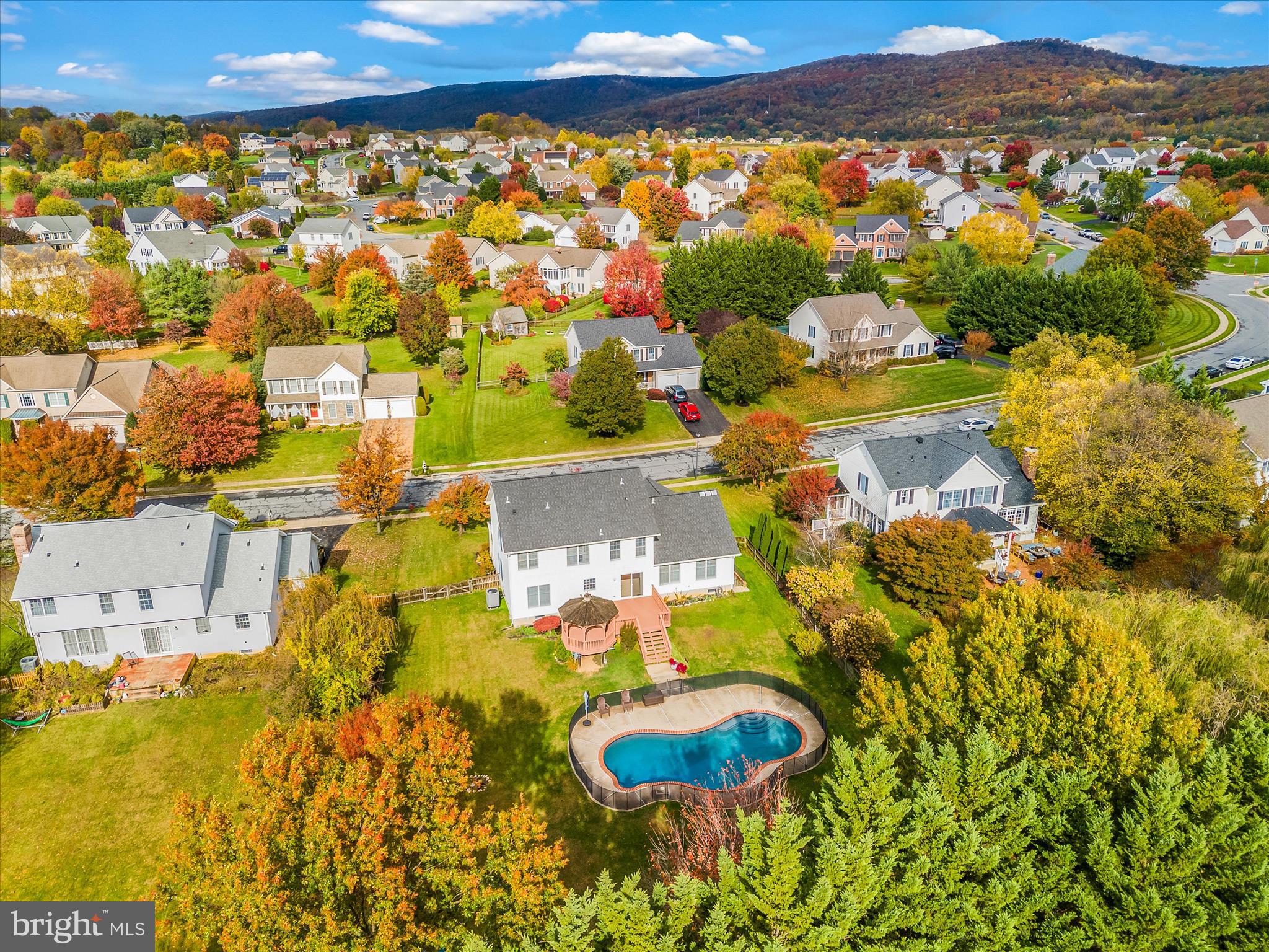 FOXFIELD AT MIDDLETOWN - Residential