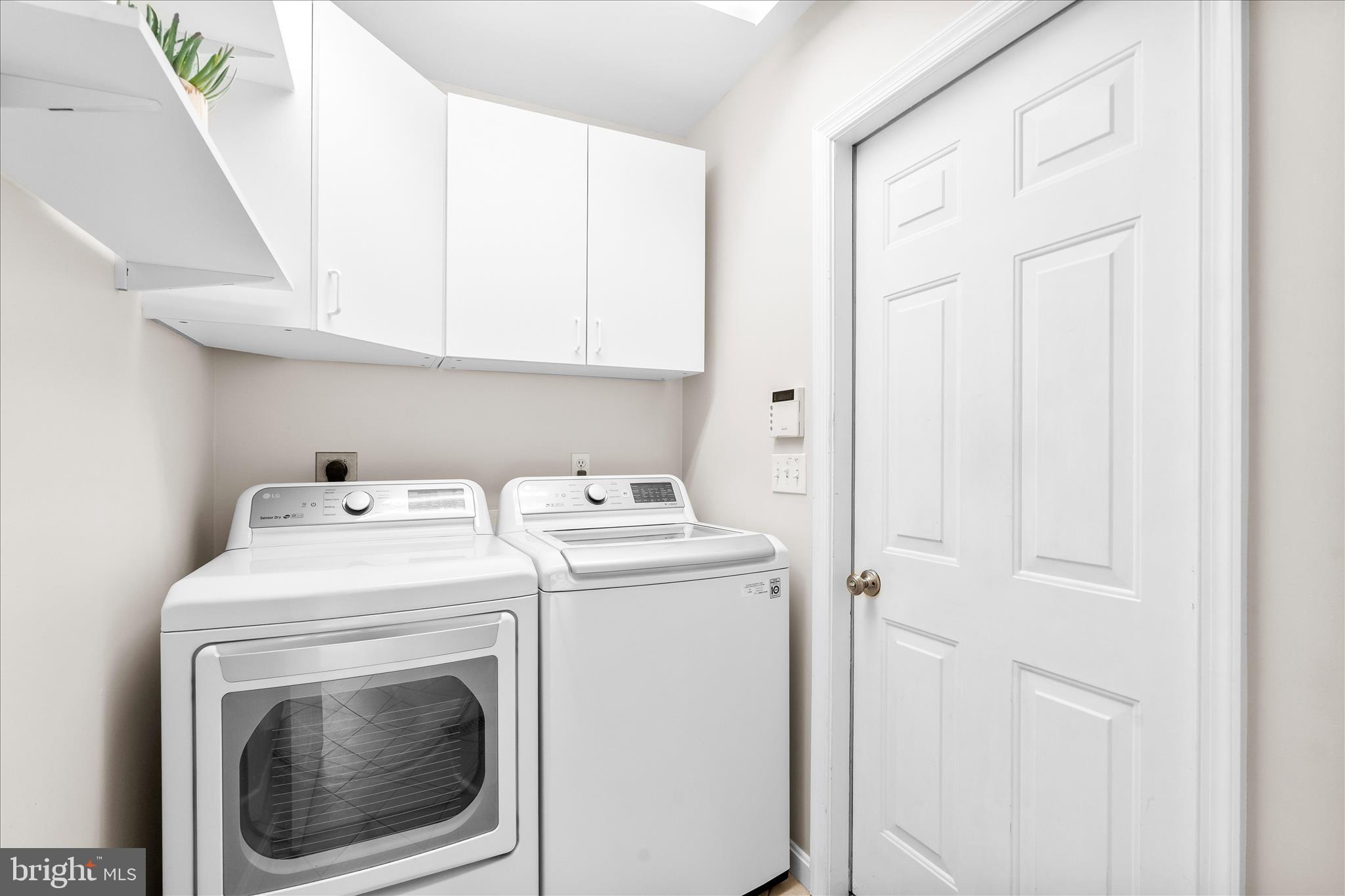 FOXFIELD AT MIDDLETOWN - Residential