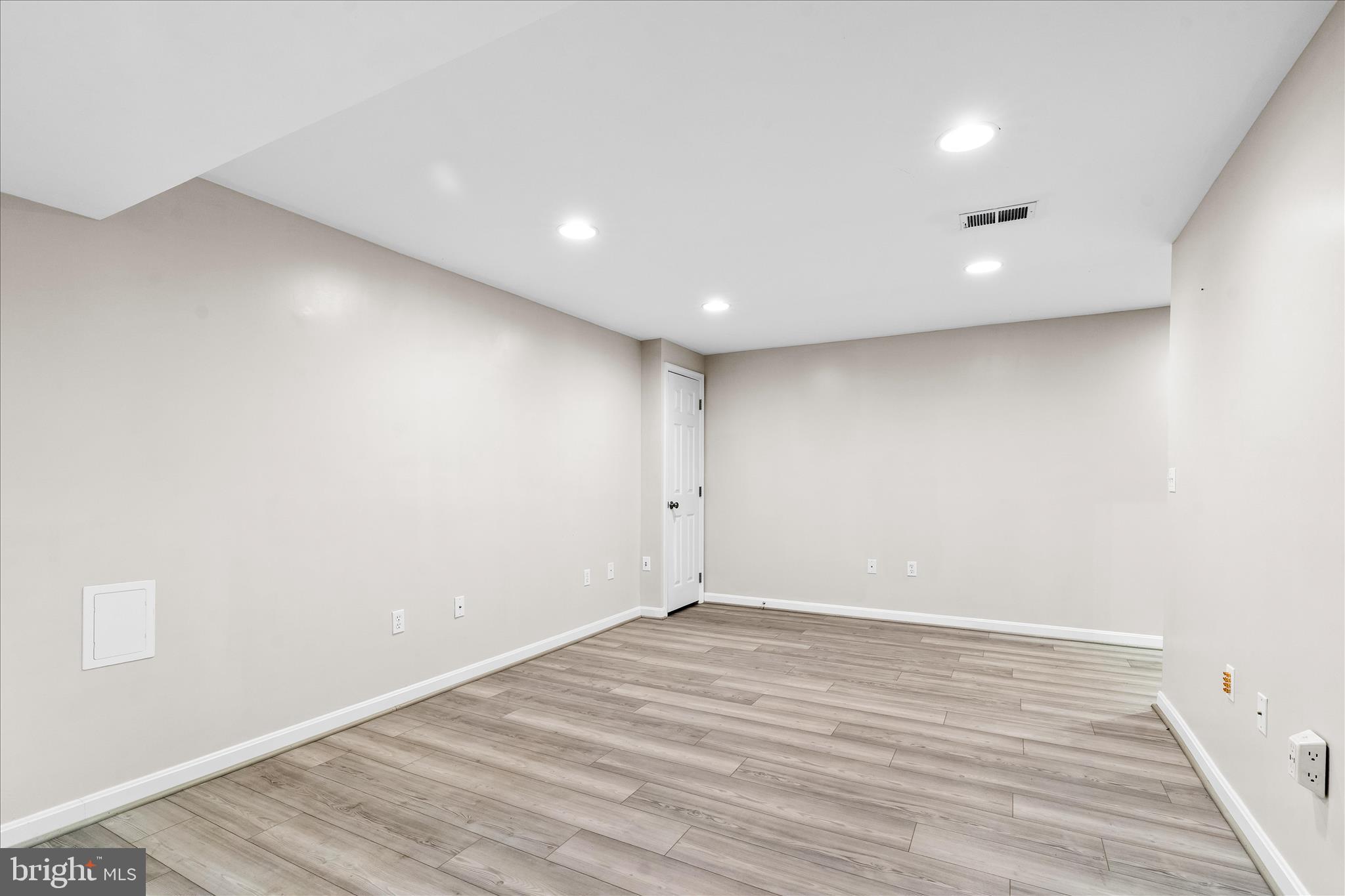 FOXFIELD AT MIDDLETOWN - Residential