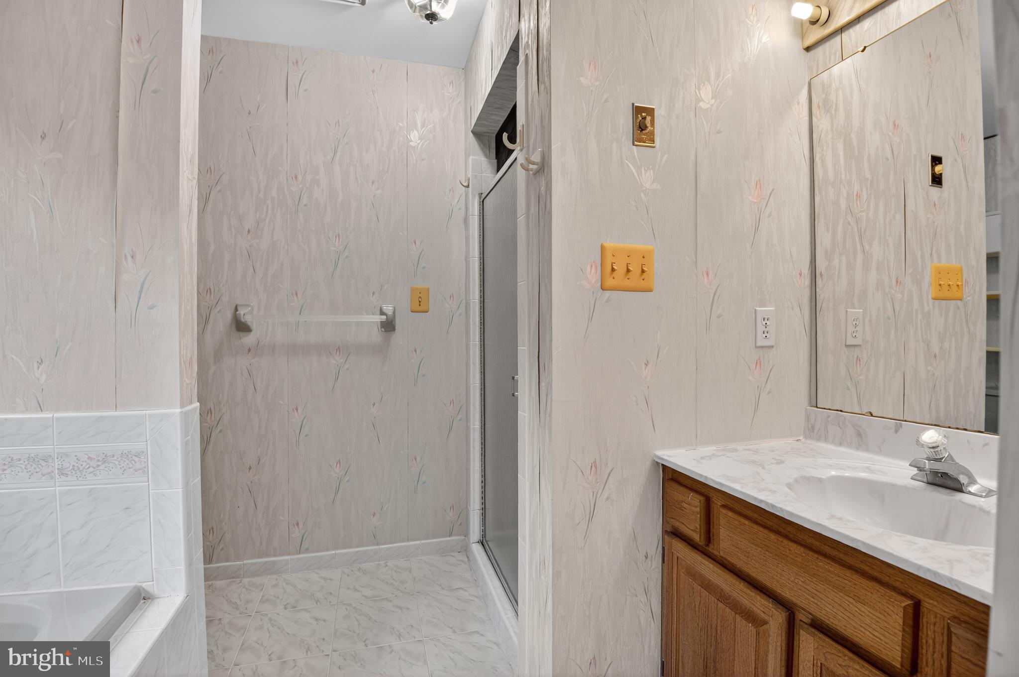 BERRY HILL MANOR - Residential