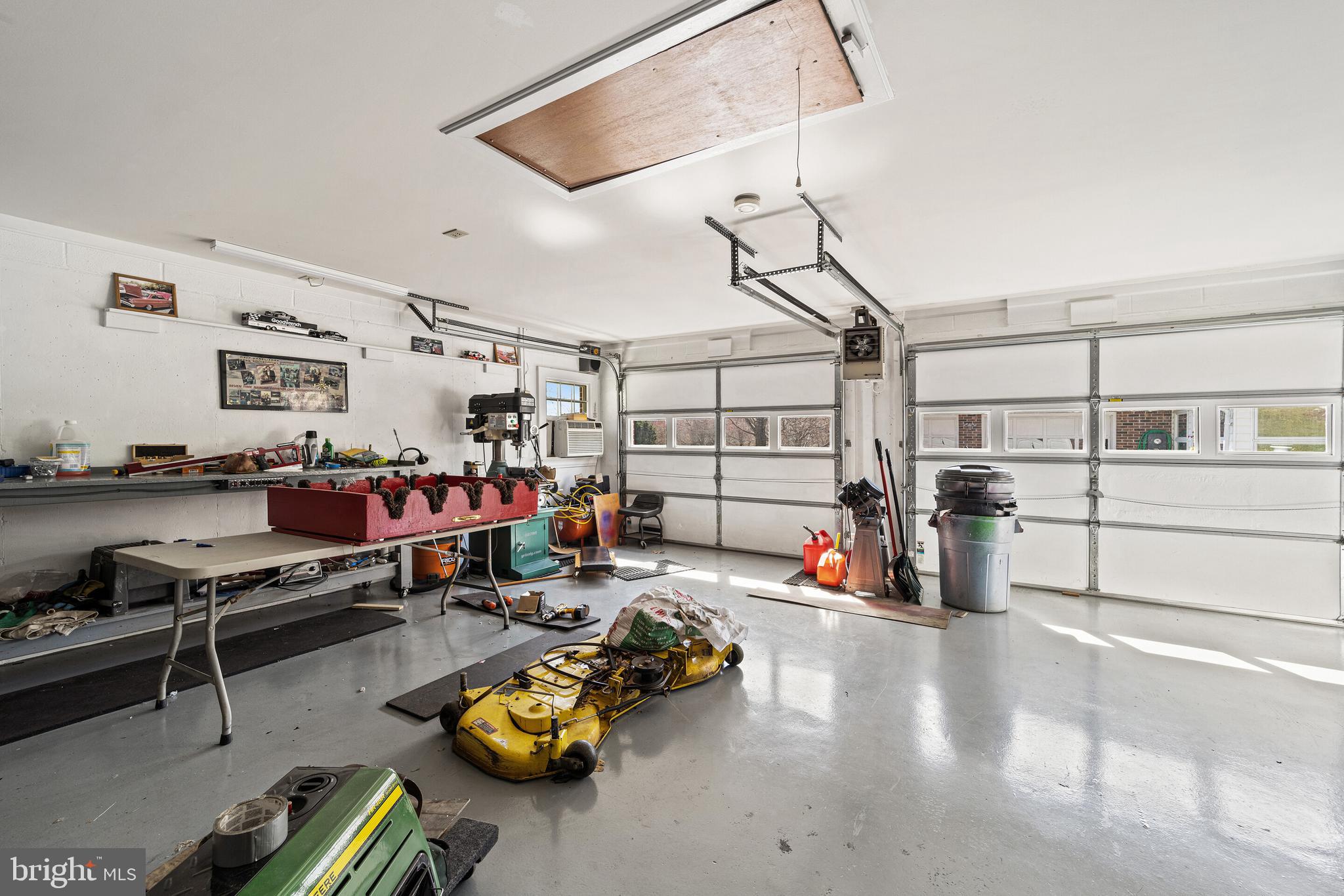 FOREST HILLS - Residential