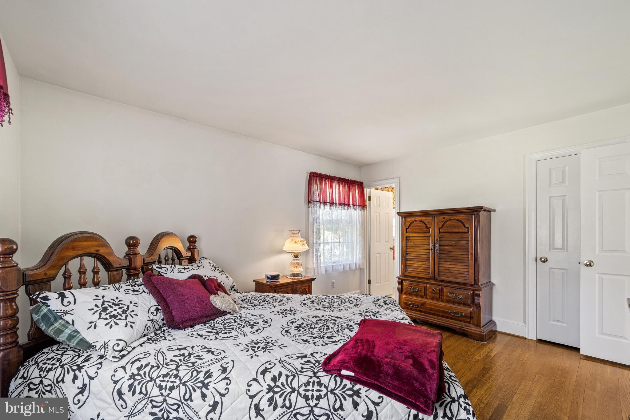 FOREST HILLS - Residential