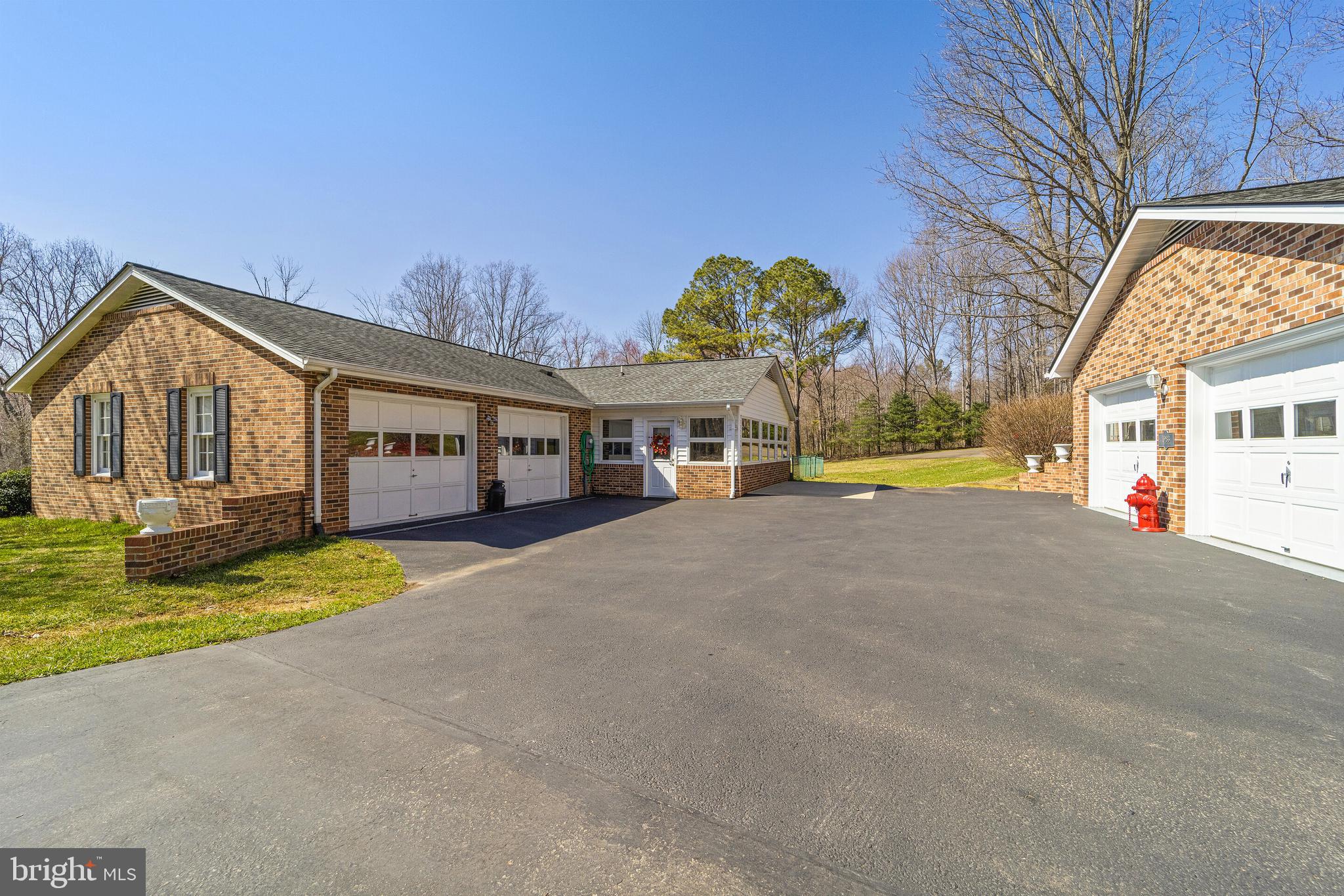 FOREST HILLS - Residential