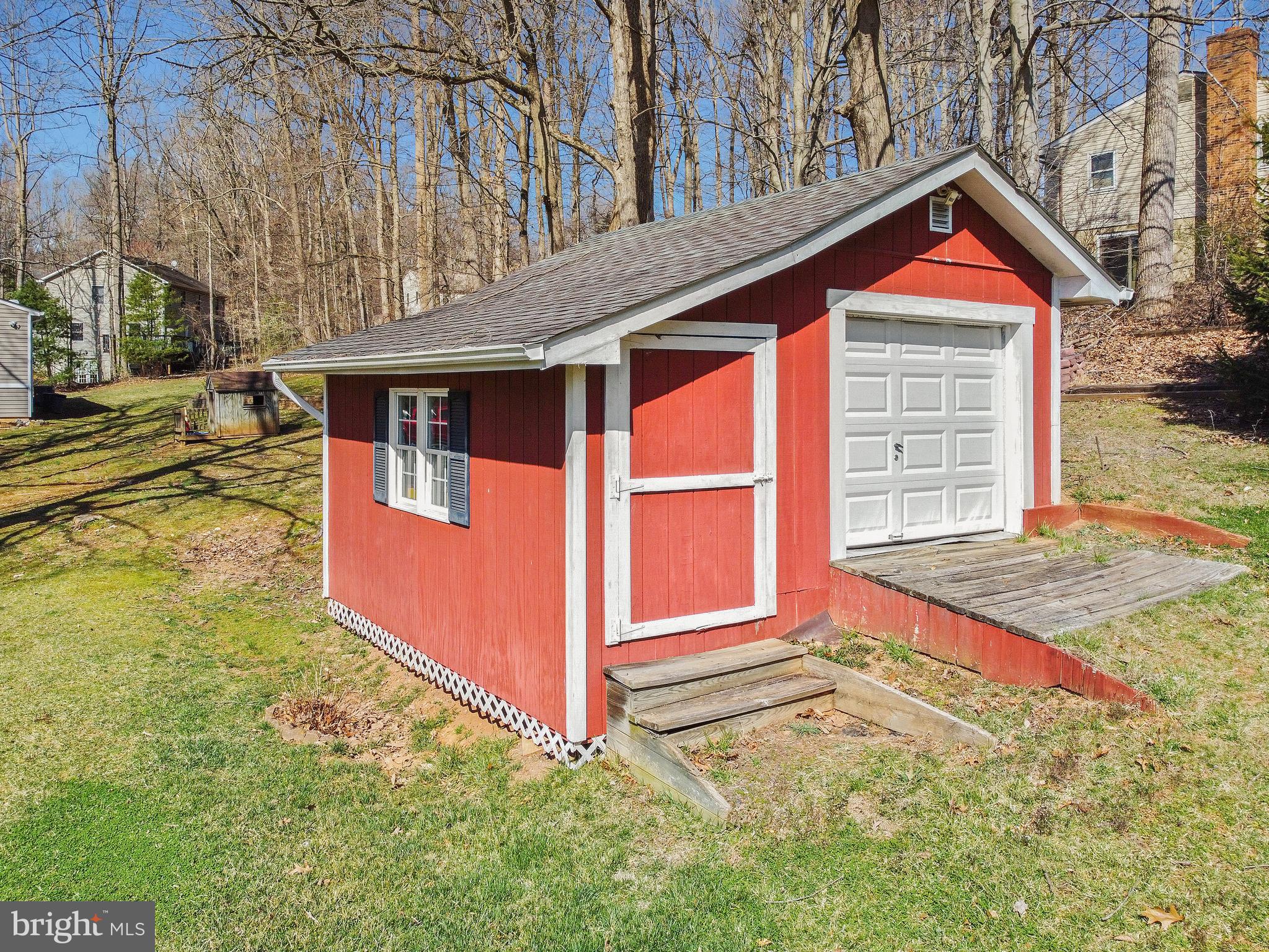 FOREST HILLS - Residential