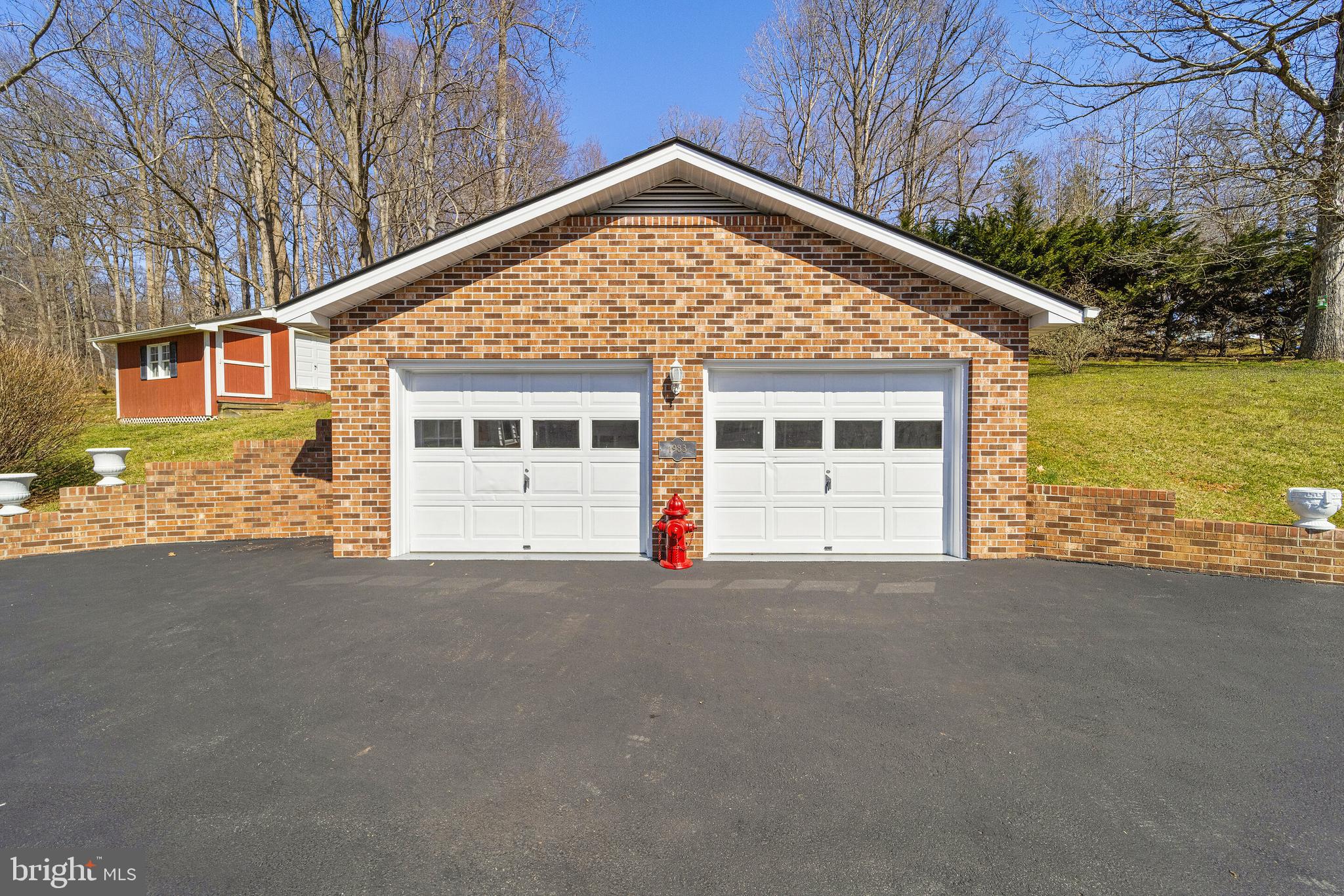 FOREST HILLS - Residential