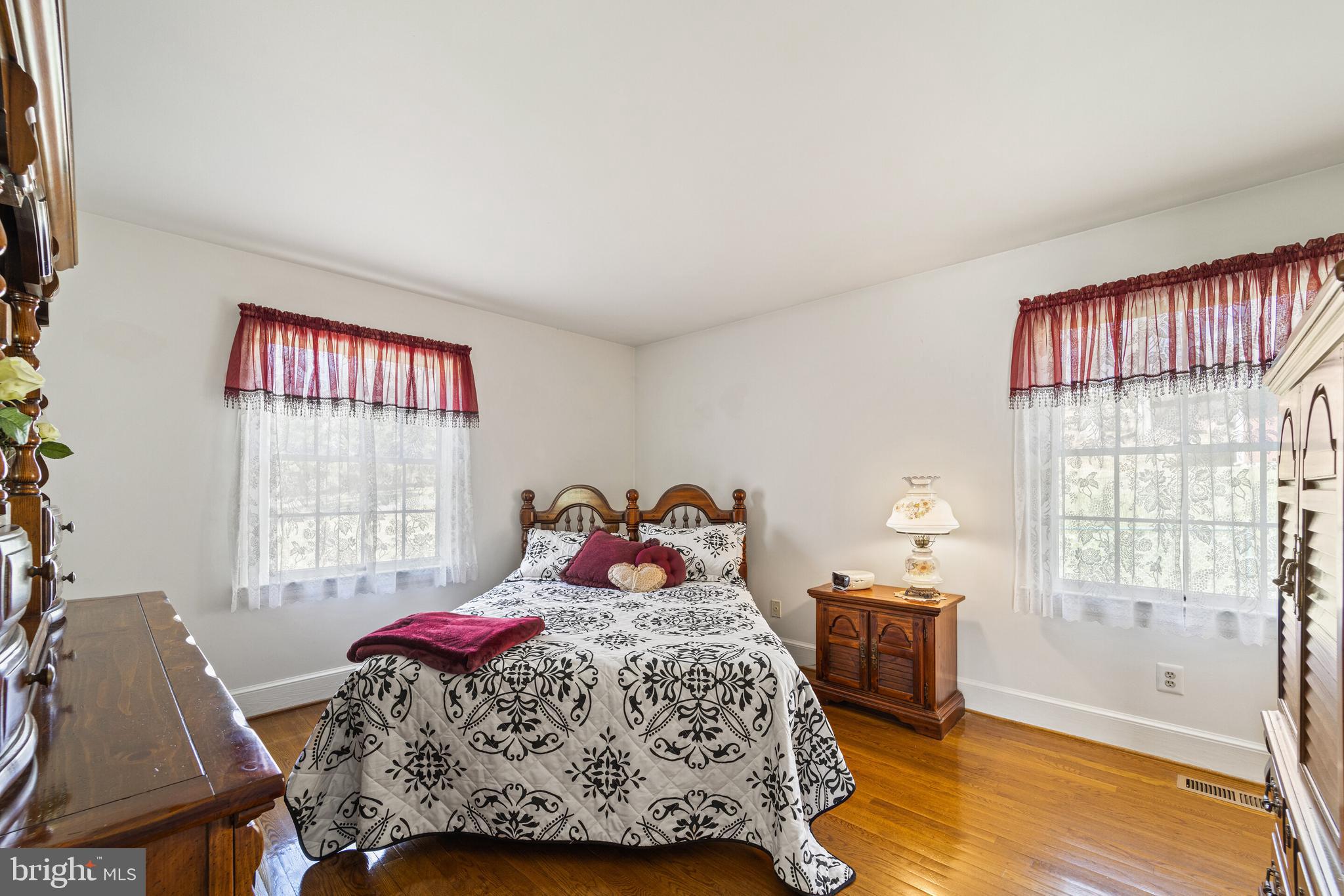 FOREST HILLS - Residential