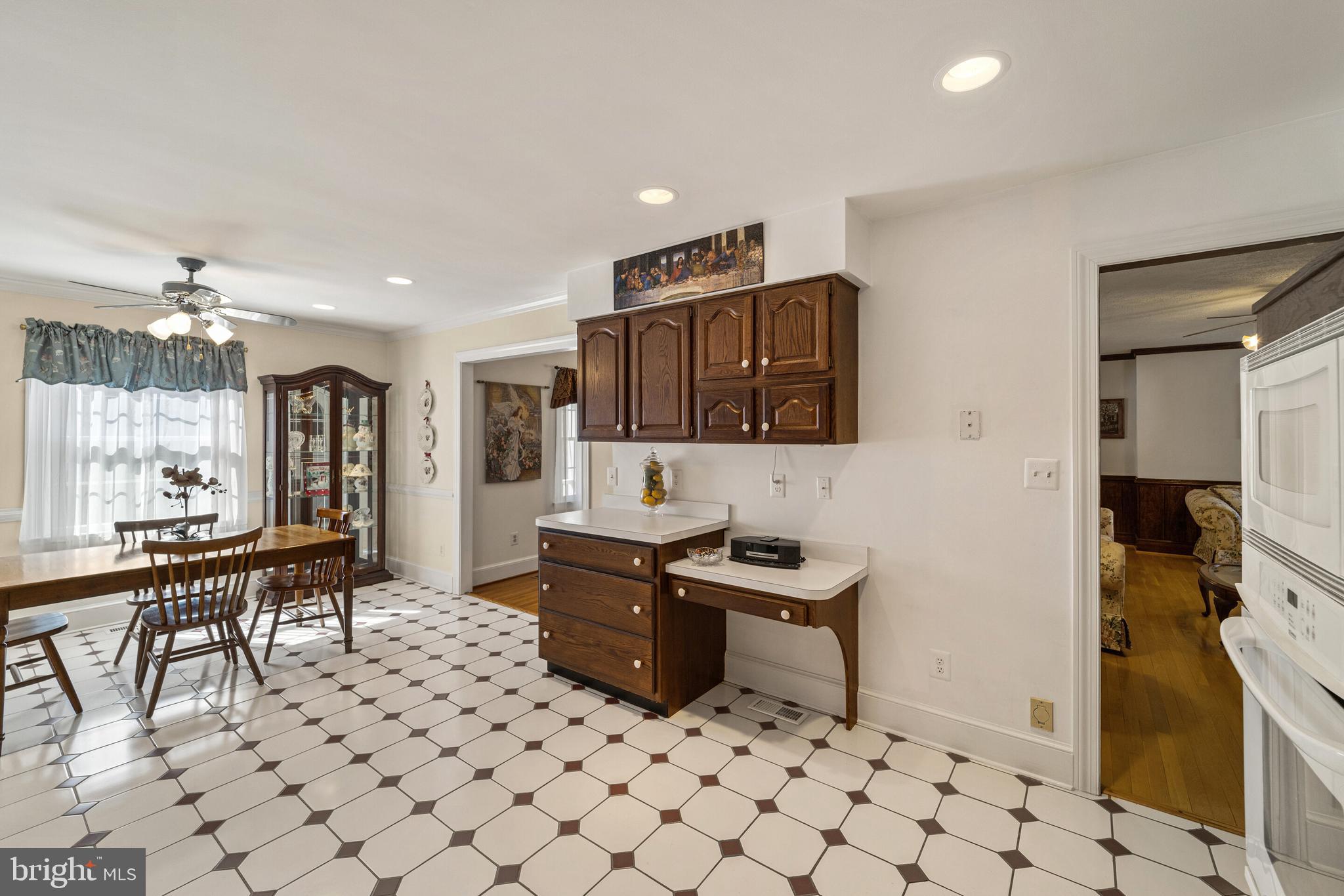 FOREST HILLS - Residential