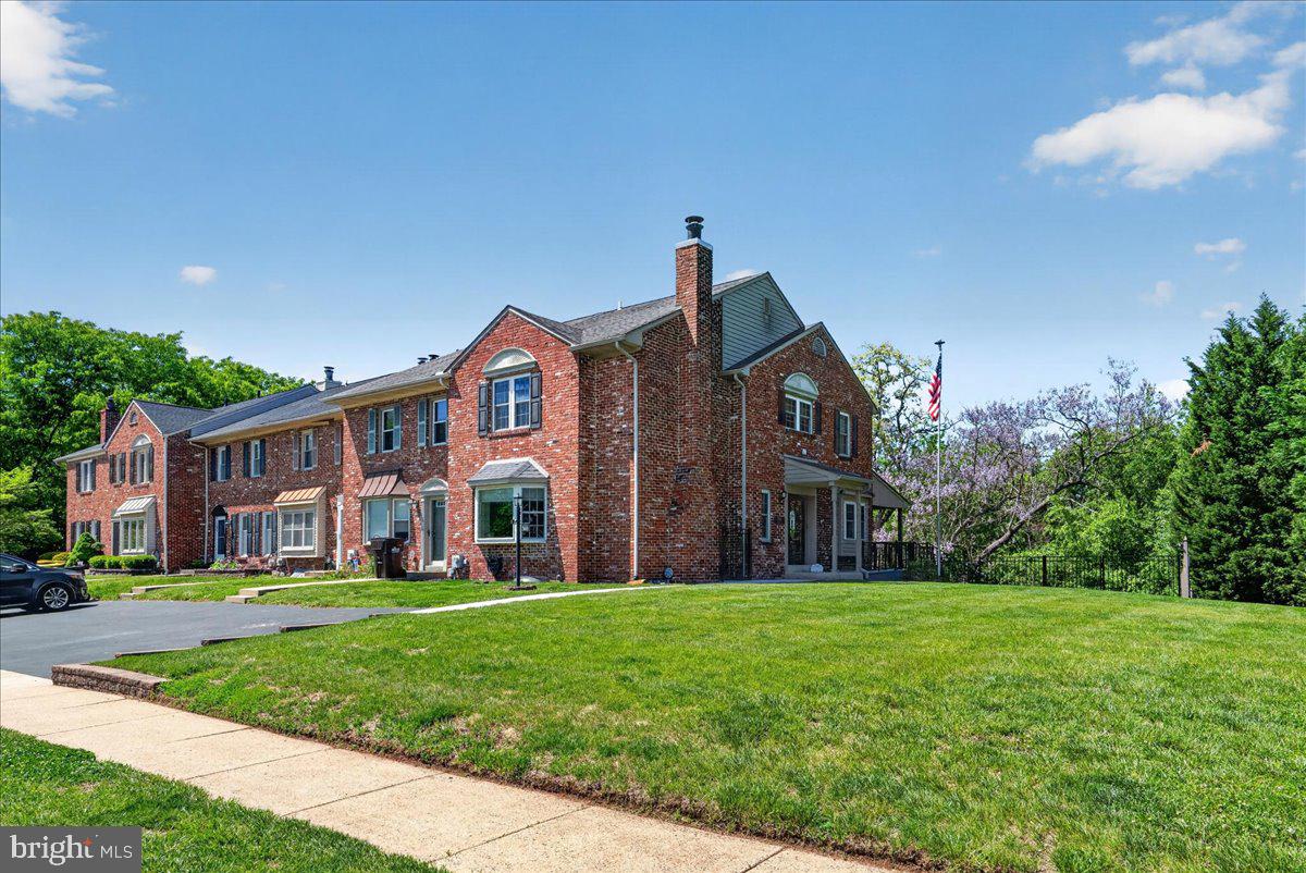 560 SUSAN DRIVE