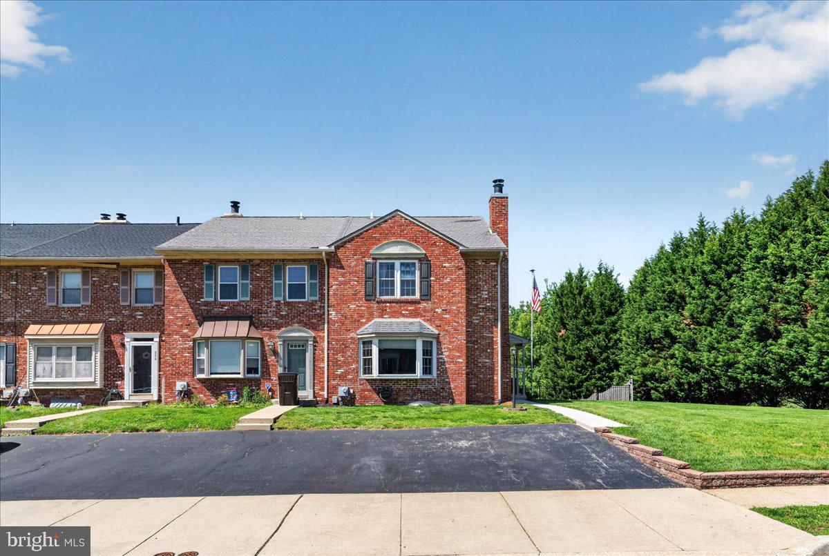 560 SUSAN DRIVE