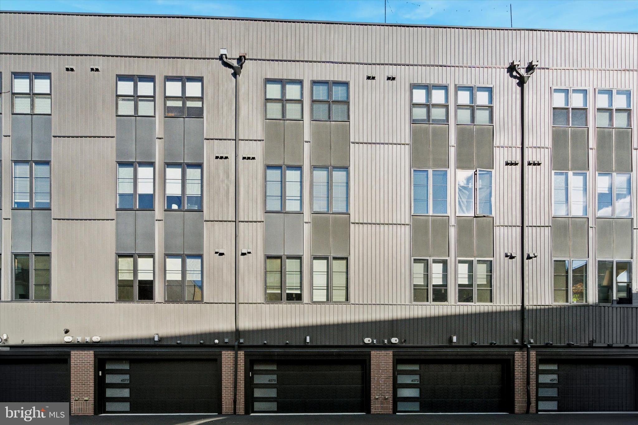 THE LOCKS - Residential