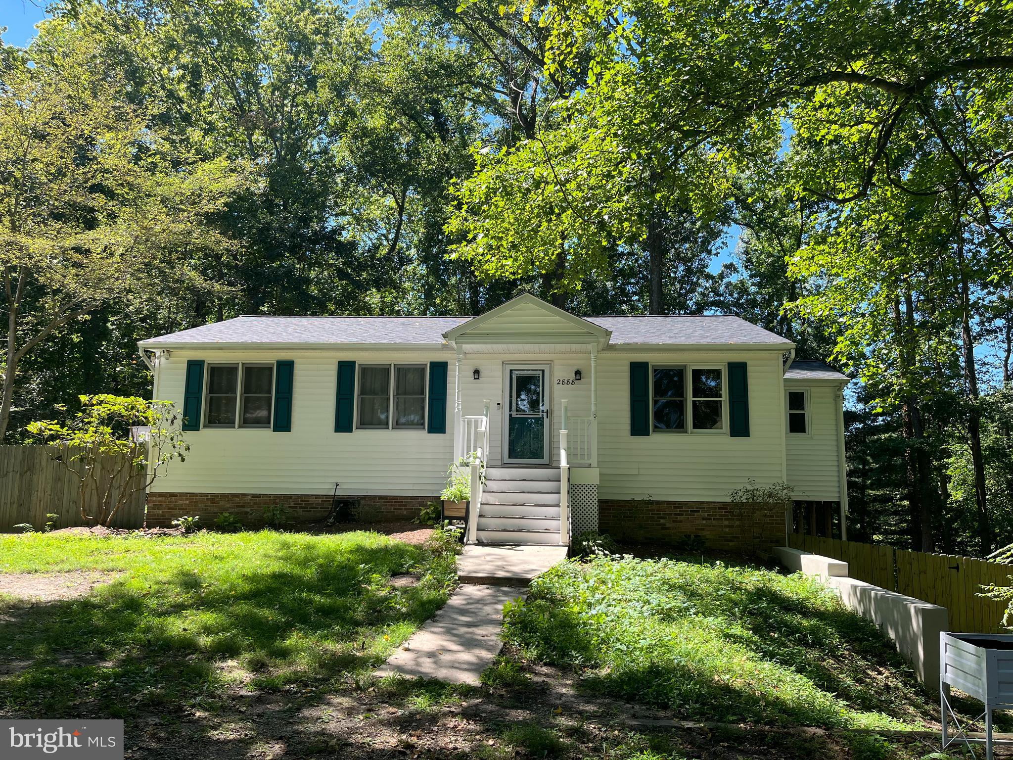 2888 LOCHNESS LANE