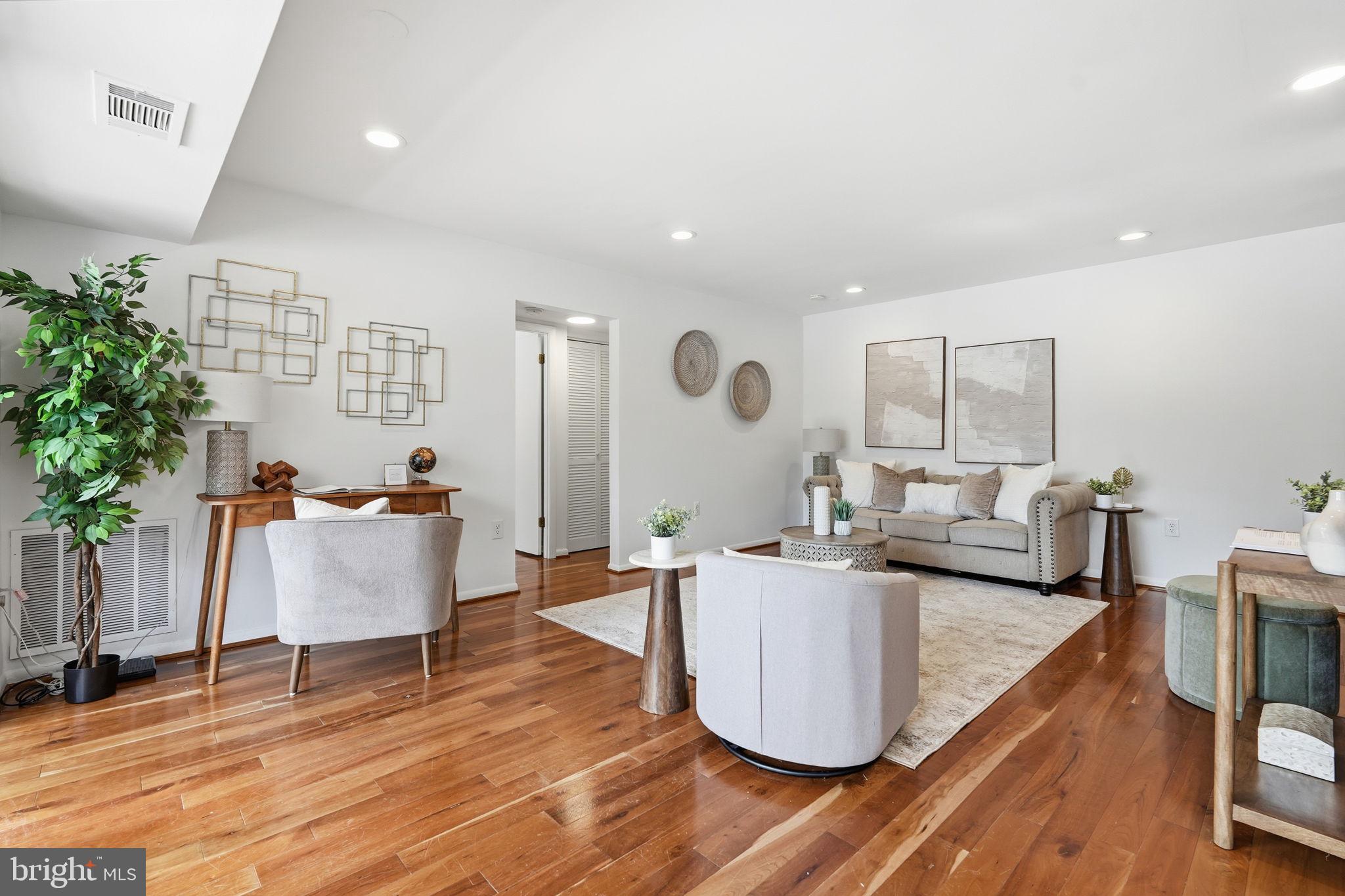 FAIRFIELD COMMONS - Residential