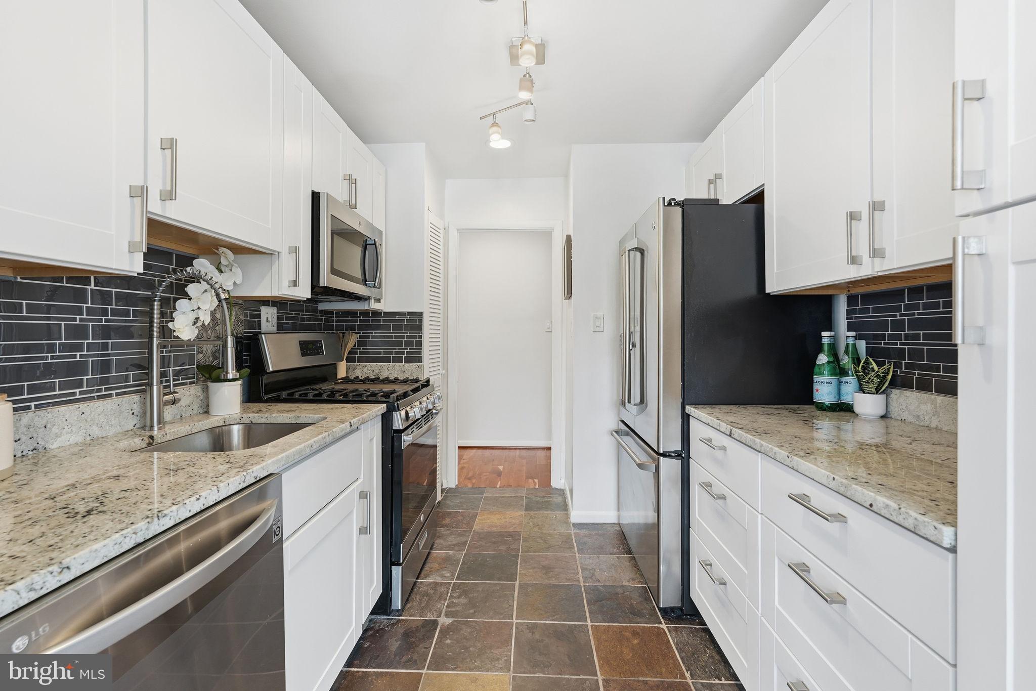 FAIRFIELD COMMONS - Residential