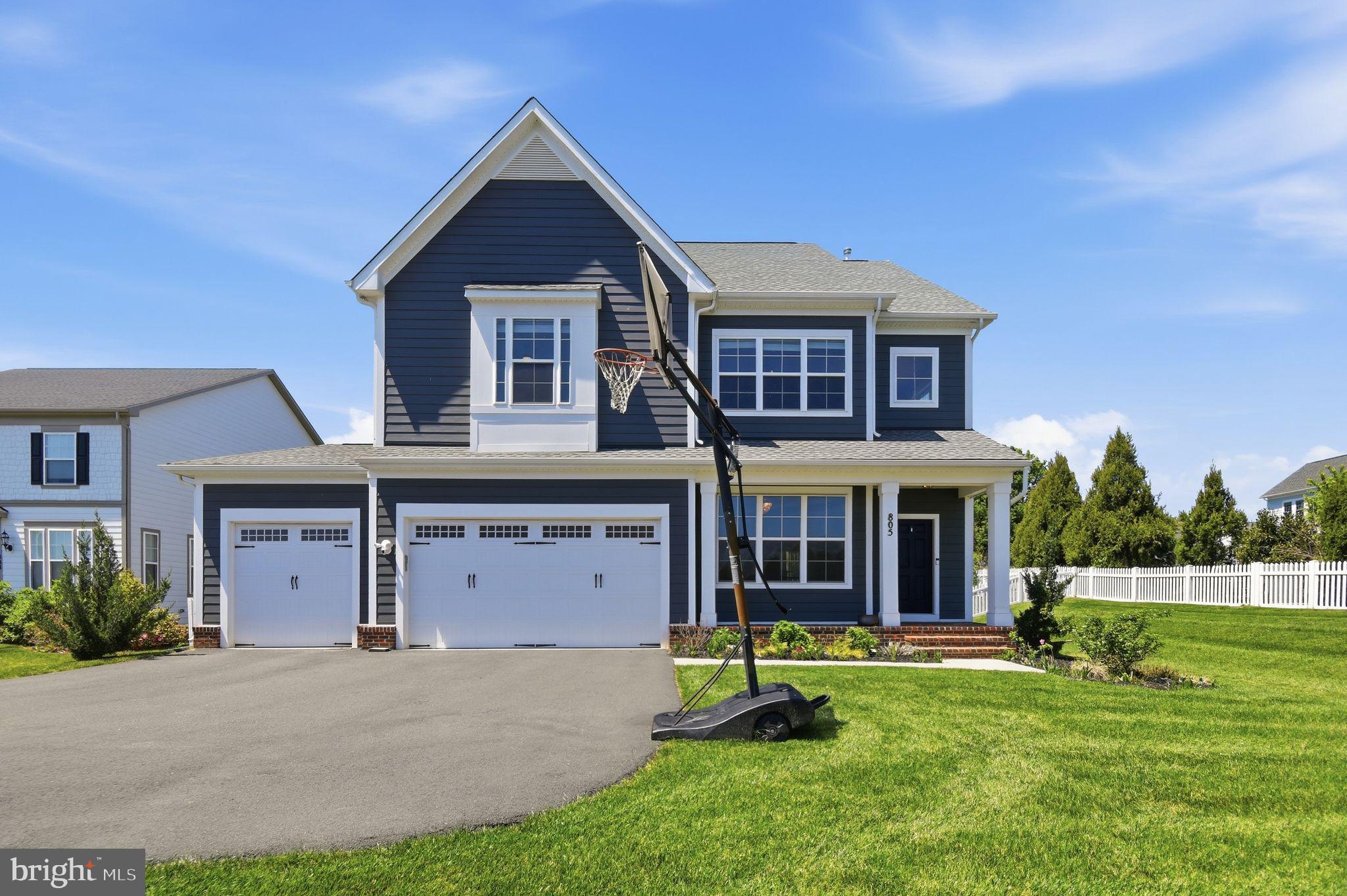 VILLAGE CASE - Residential