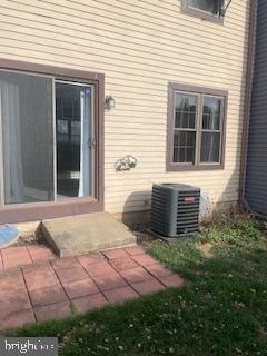 MONTGOMERY GLEN - Residential Lease