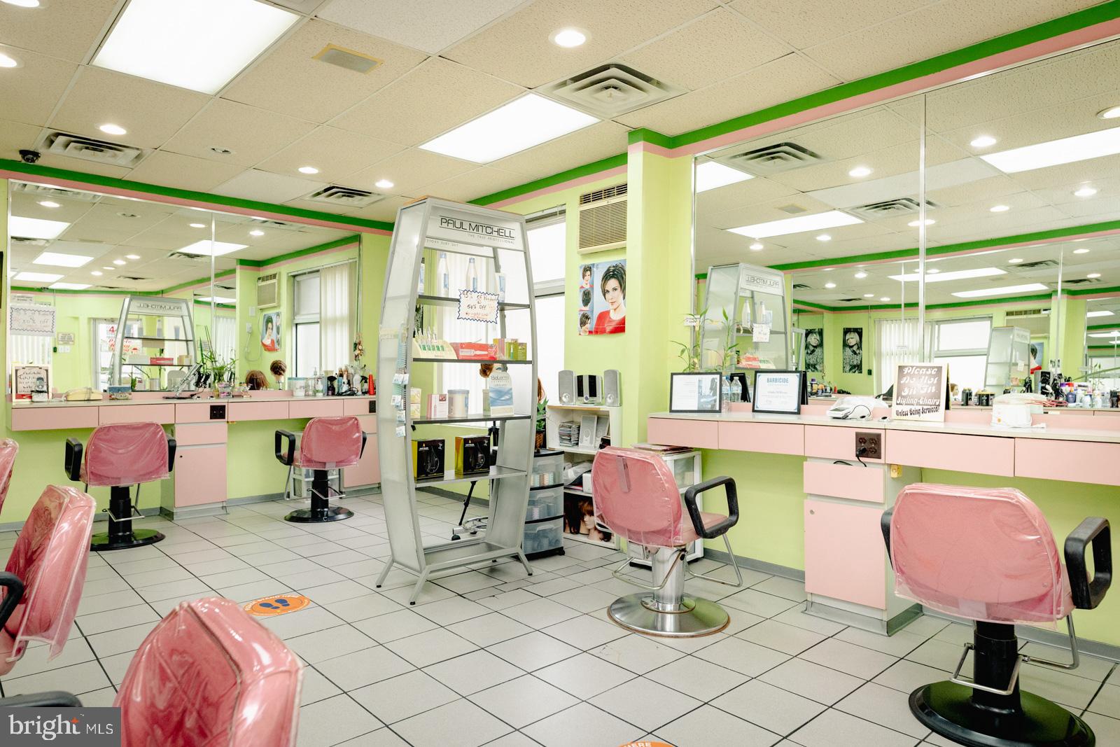 HUNTING PARK - Commercial Sale