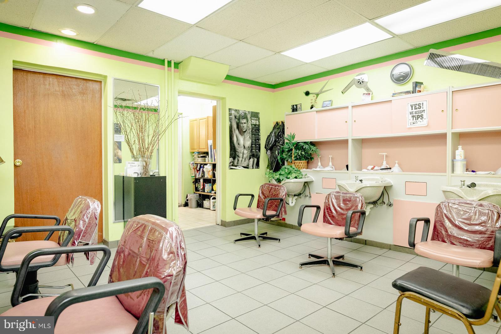 HUNTING PARK - Commercial Sale