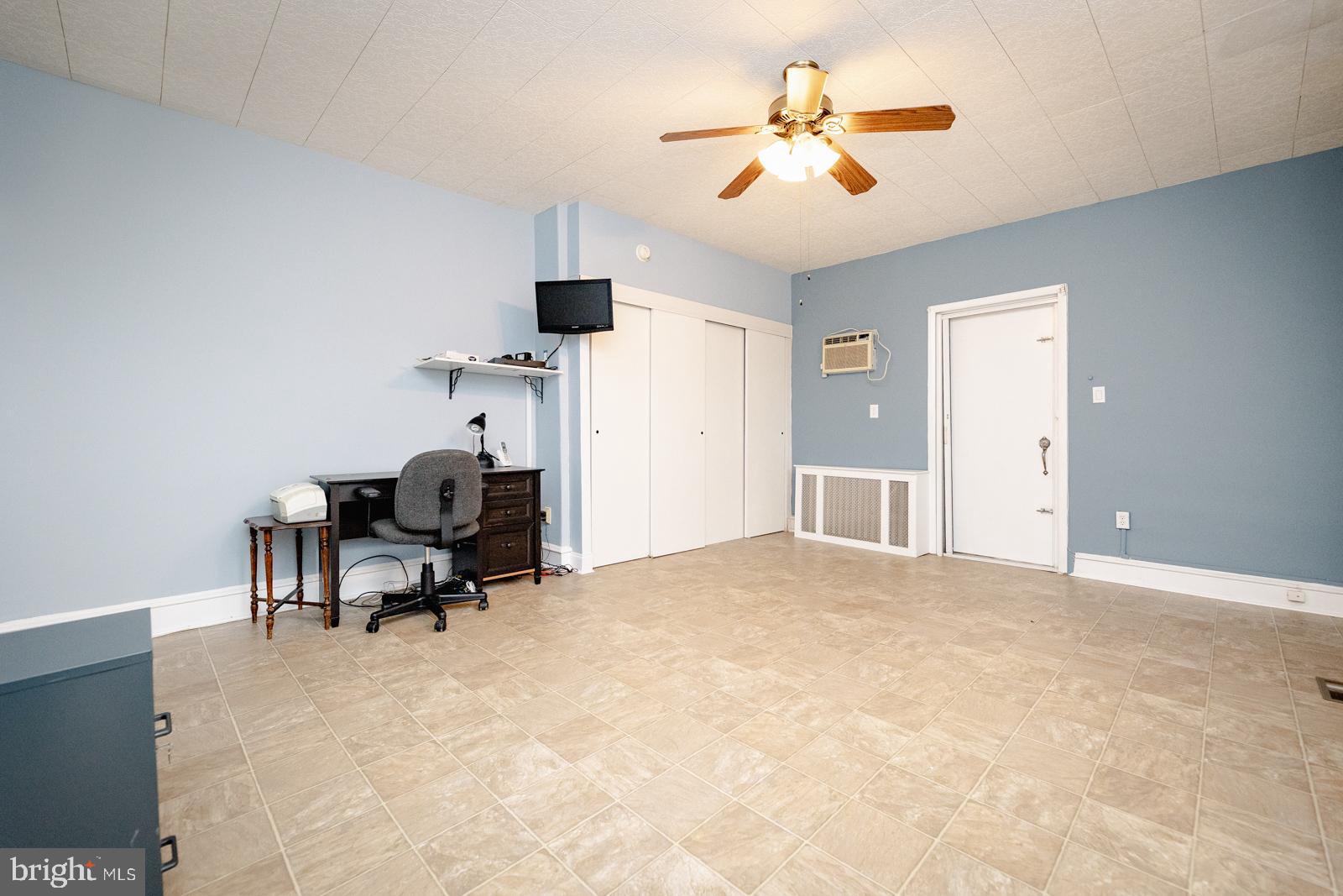 HUNTING PARK - Commercial Sale