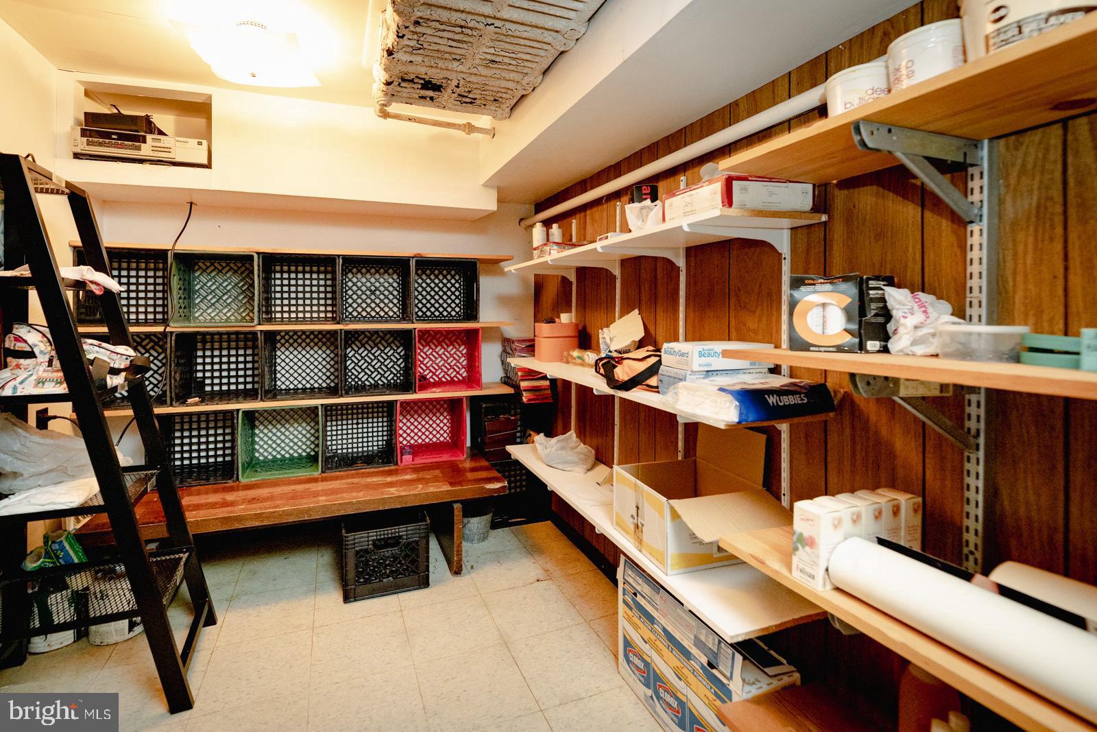 HUNTING PARK - Commercial Sale