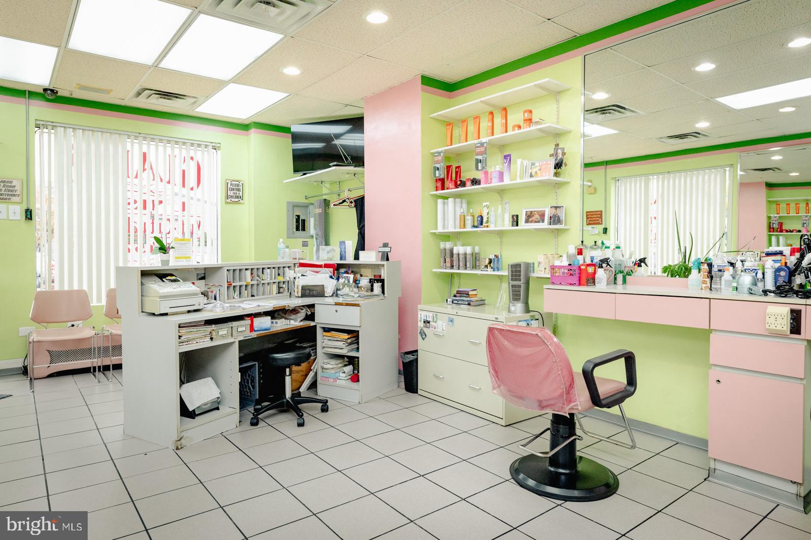 HUNTING PARK - Commercial Sale